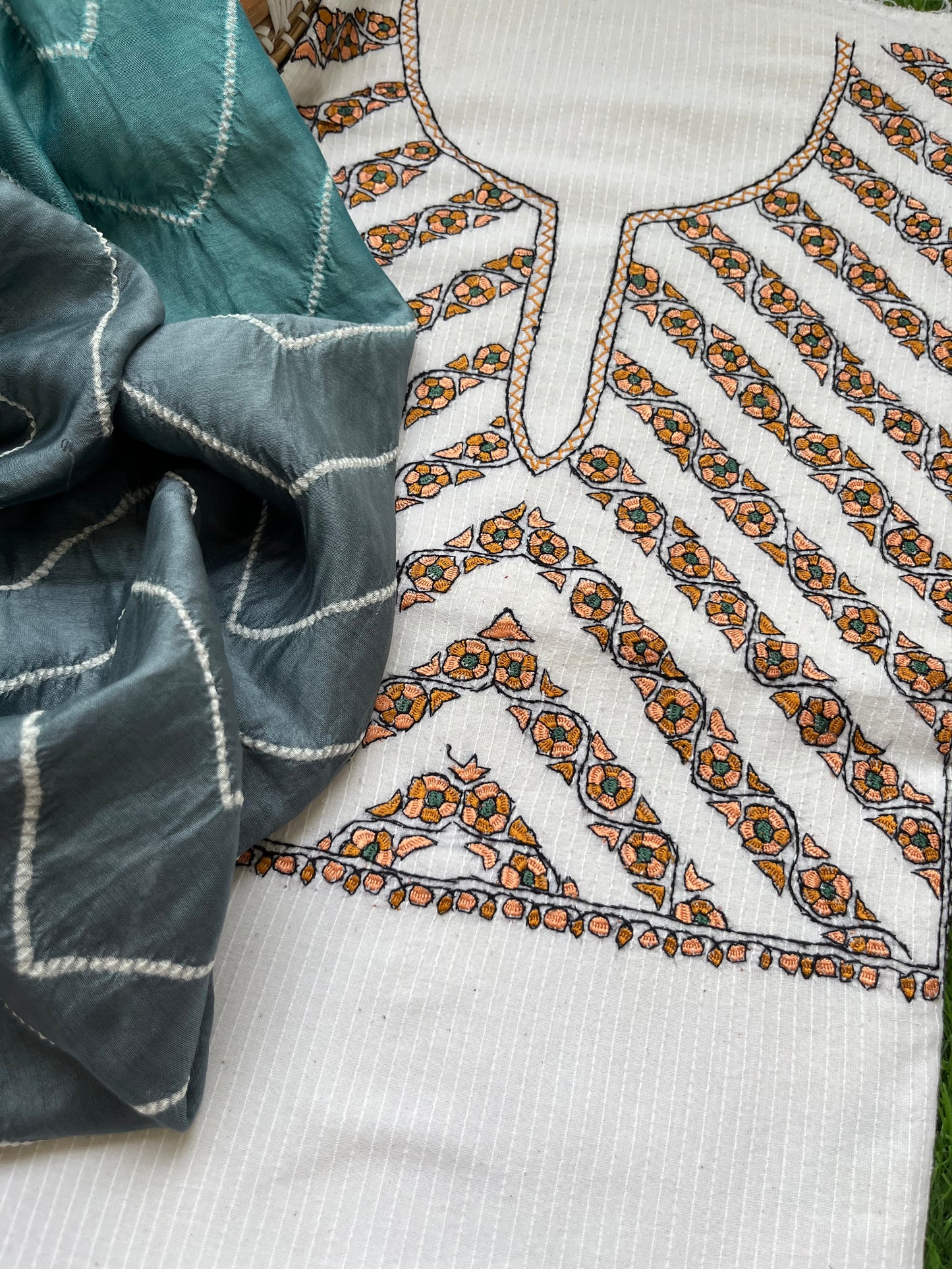 Cotton kashmiri work kurta bandhani Dupatta