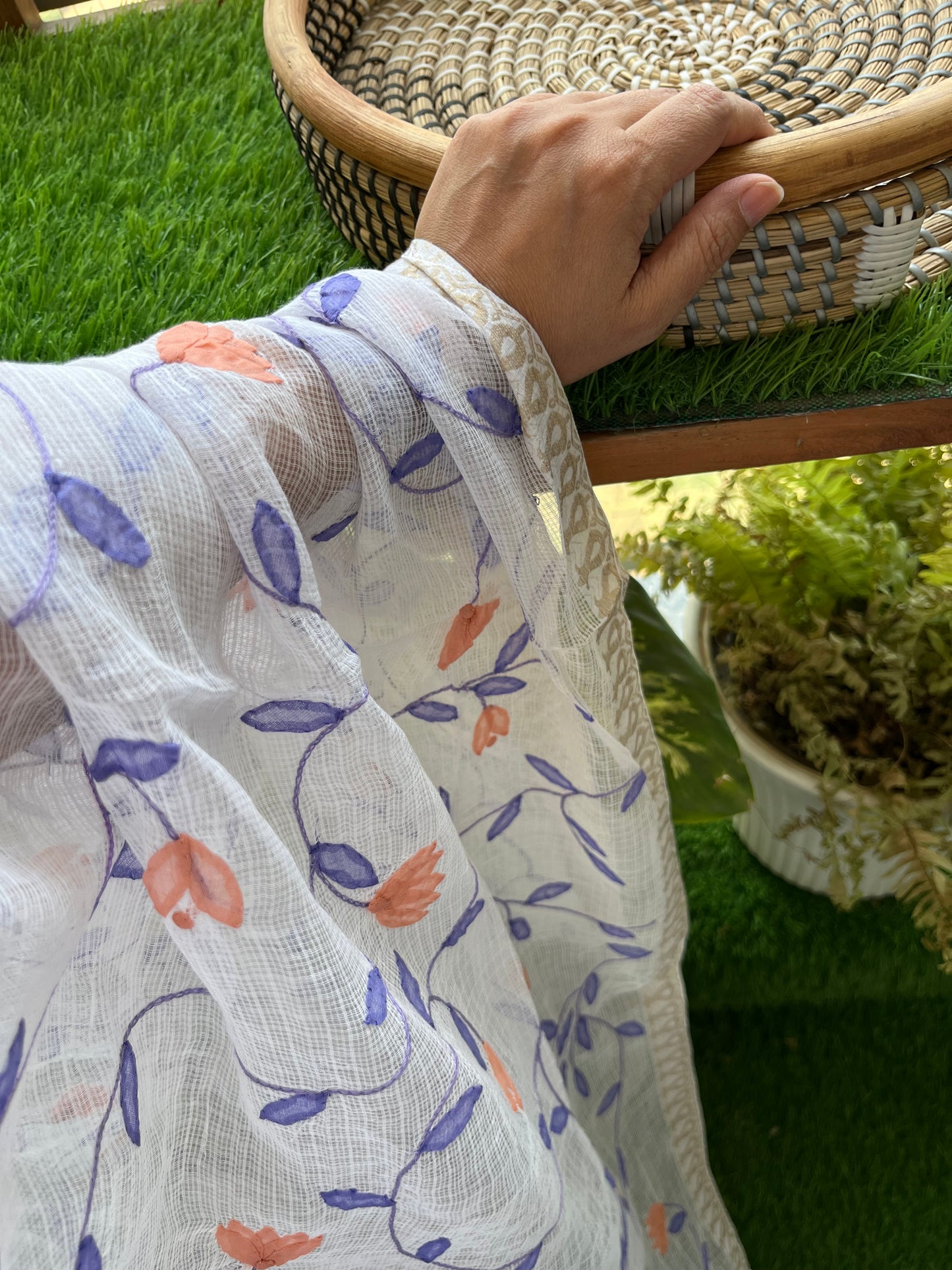 Patti kaam dupatta