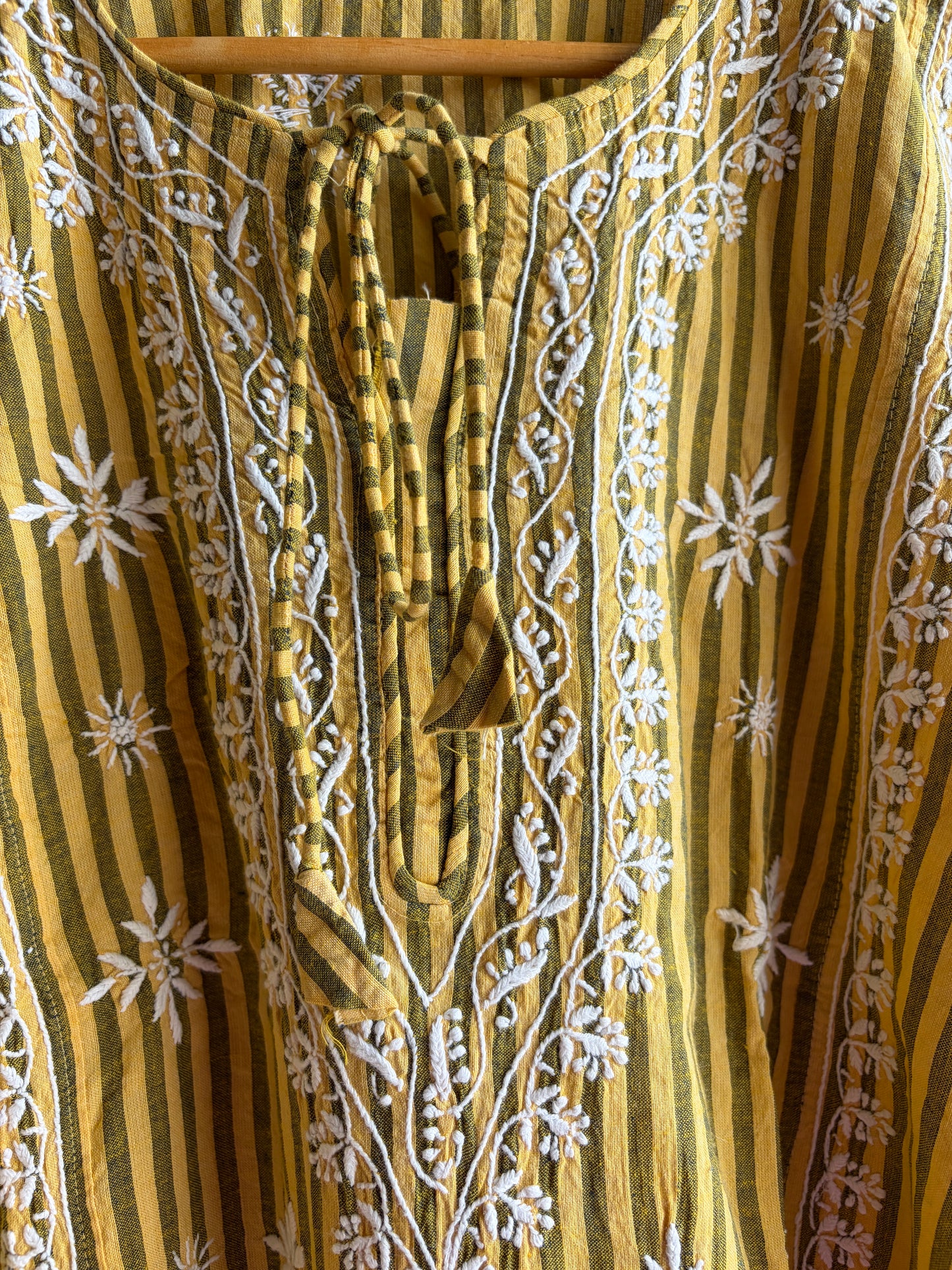 Rozana: Mangalgiri Cotton chikankari kurta