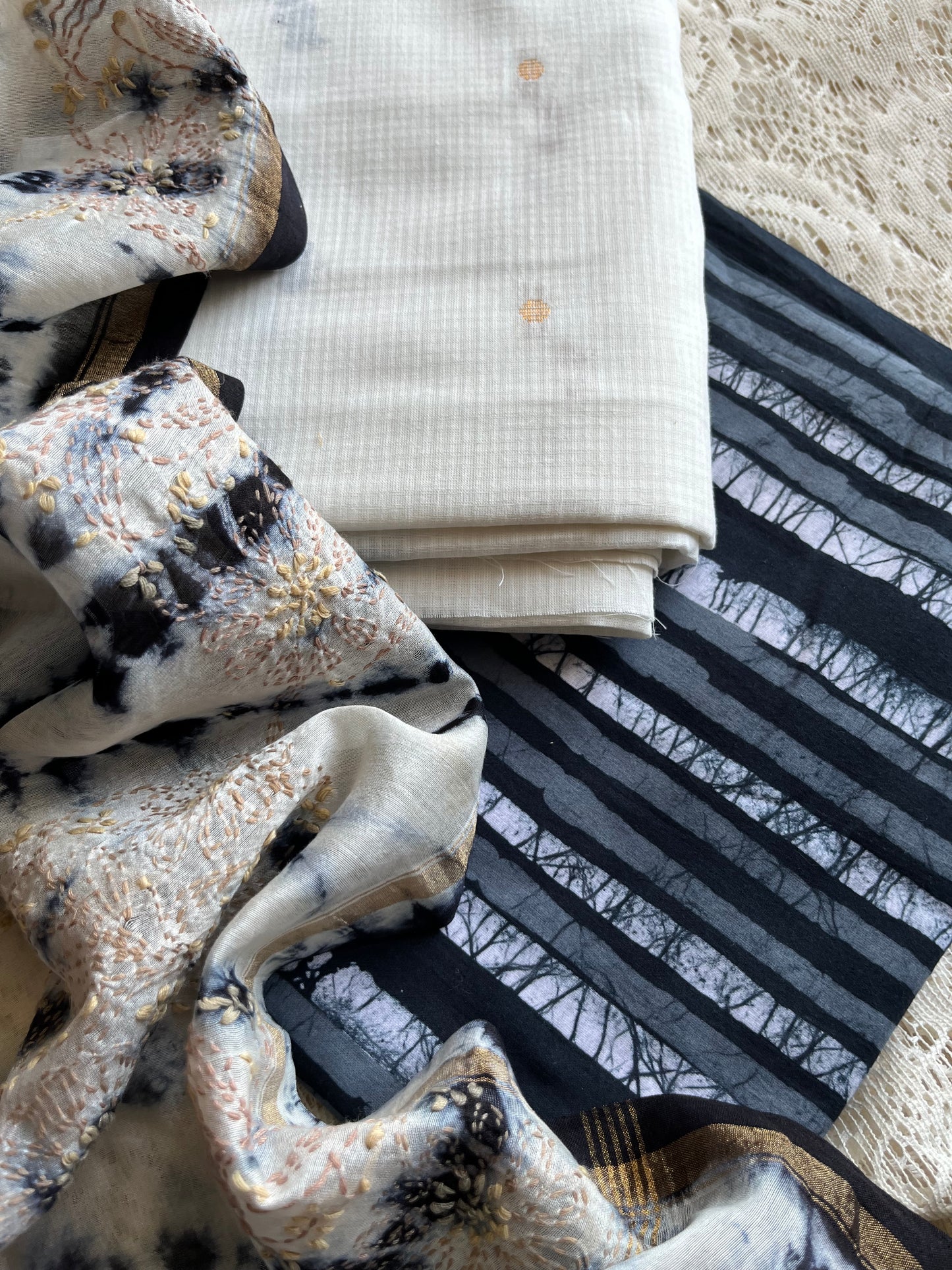 Mangalgiri Cotton kurta baatik bottom chikankari dupatta