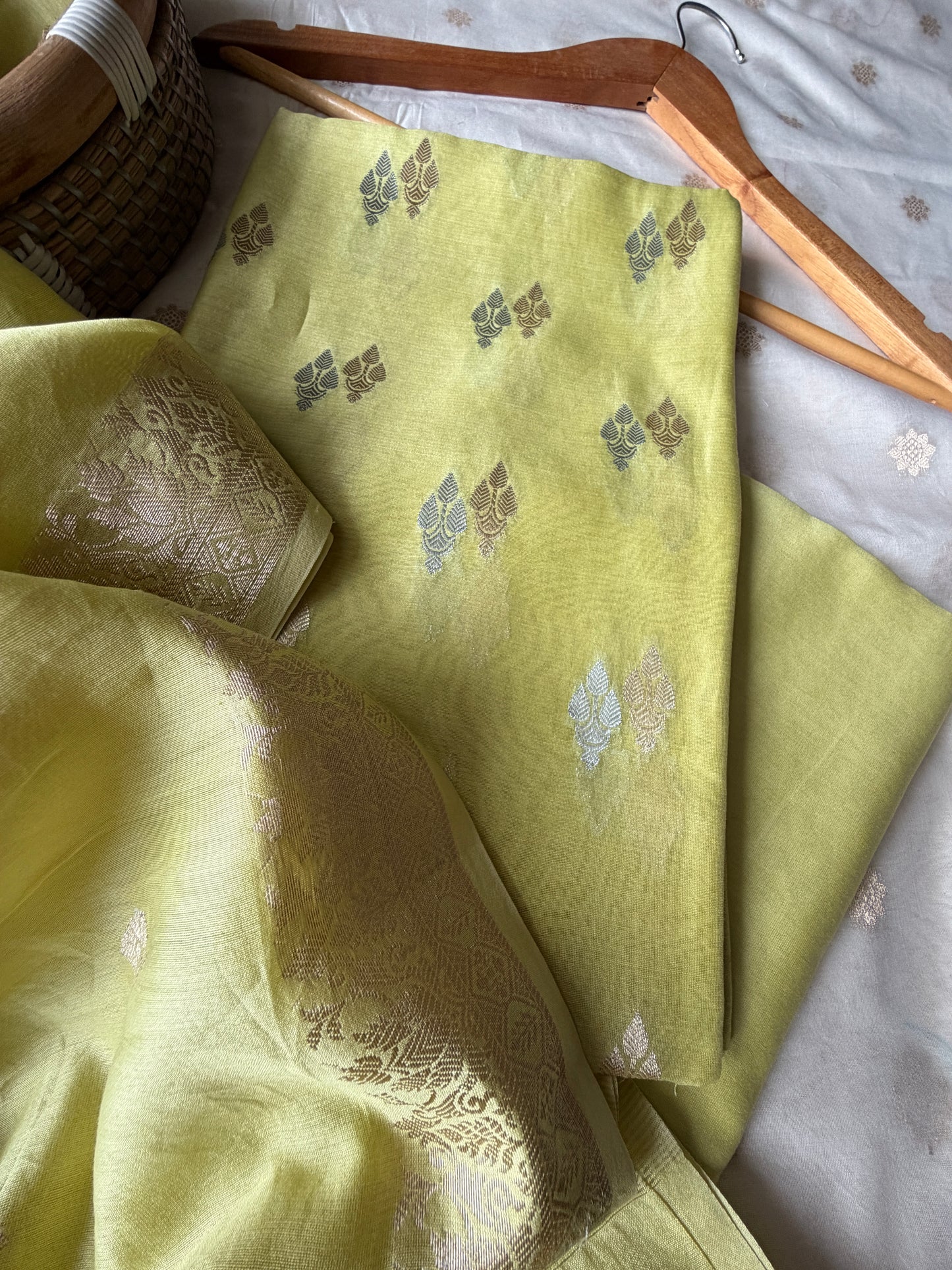 त्योहार् -Banarasi chanderi dupatta kurta