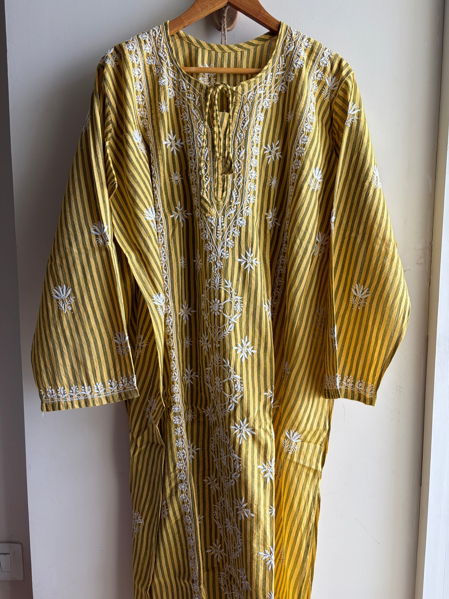 Rozana: Mangalgiri Cotton chikankari kurta