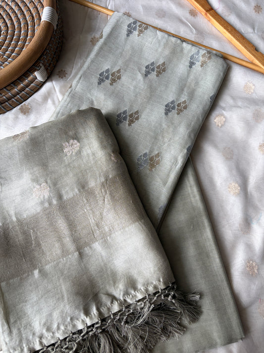त्योहार् -Banarasi chanderi dupatta kurta