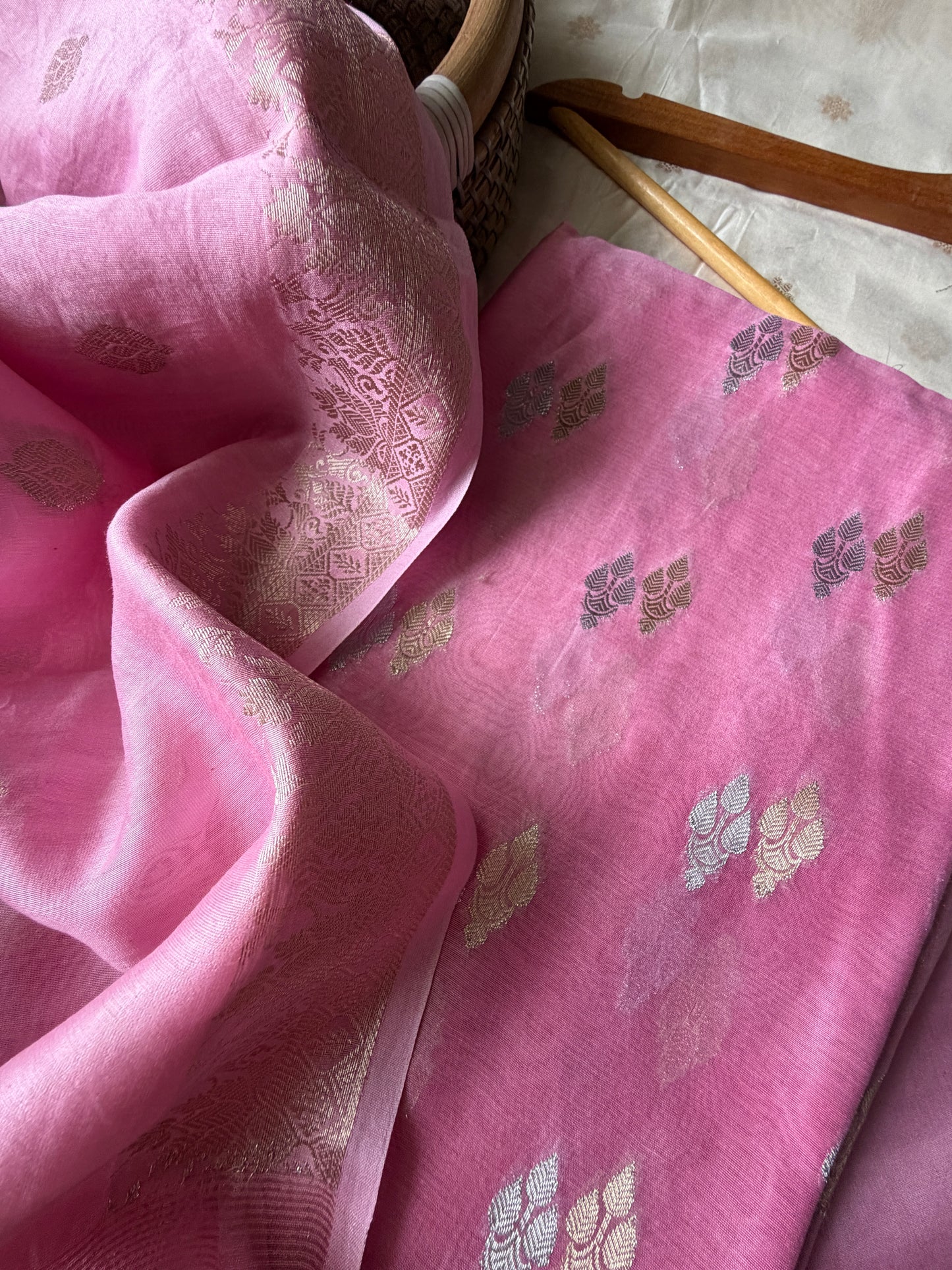 त्योहार् -Banarasi chanderi dupatta kurta