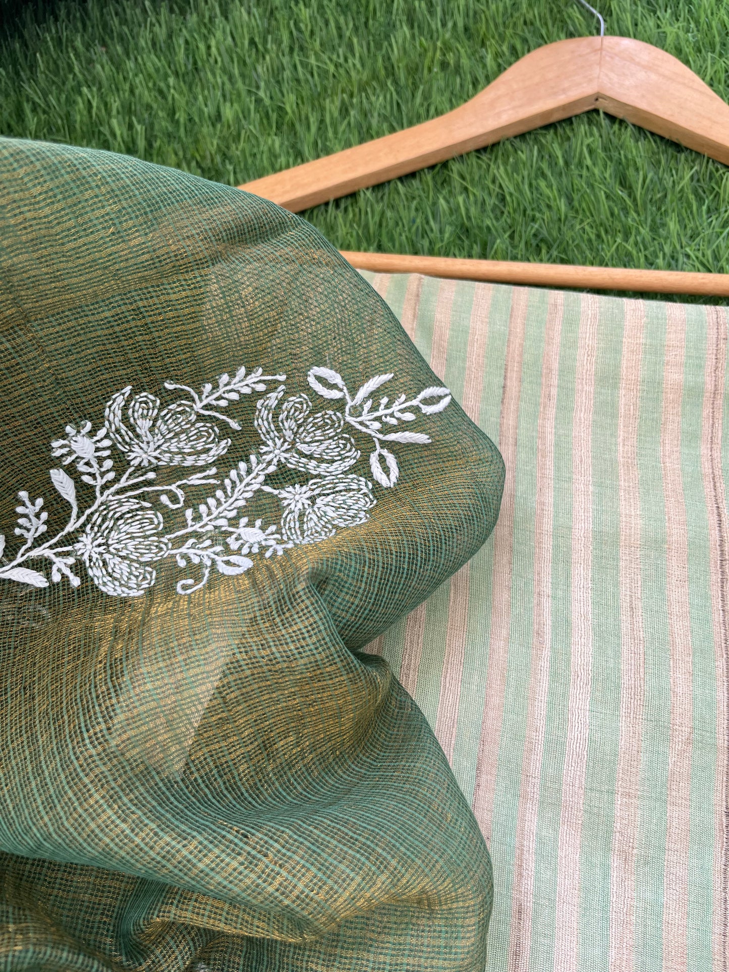 त्योहार :Tissue kota chikankari Dupatta silk with kurta Fabric