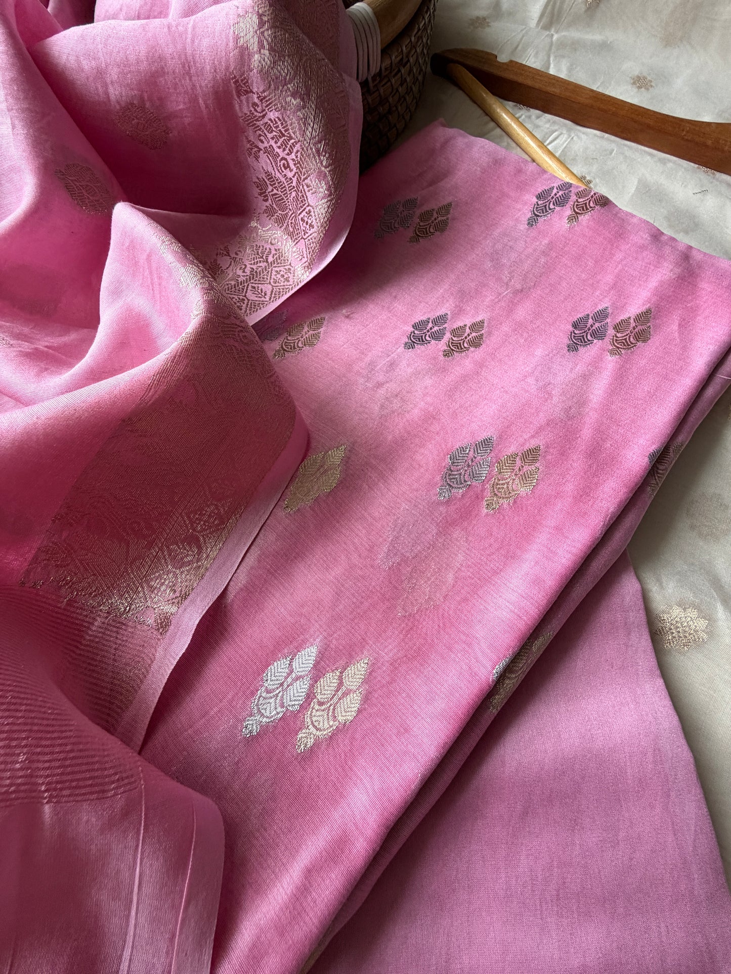 त्योहार् -Banarasi chanderi dupatta kurta