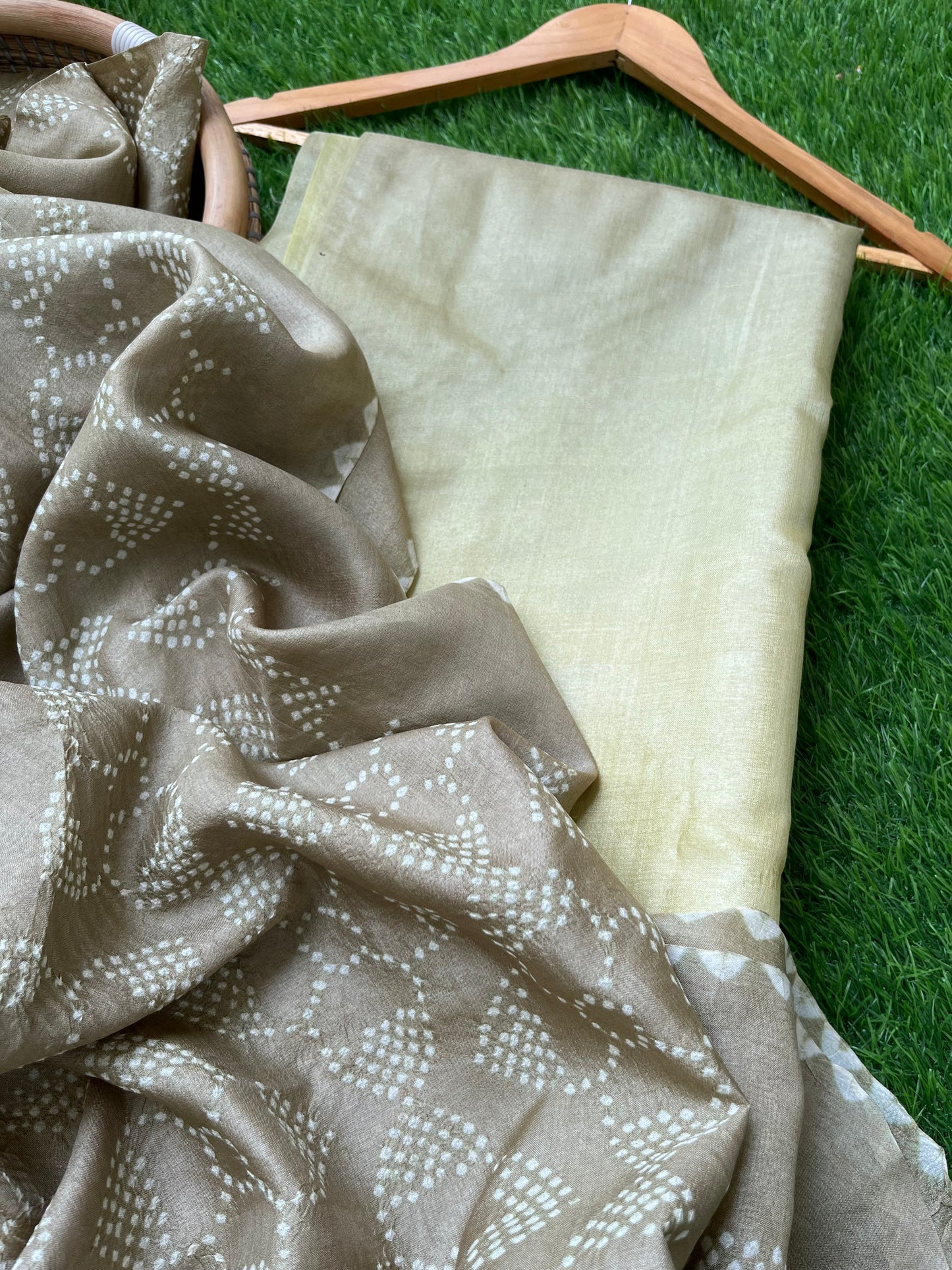 Tussar silk Bandhani dupatta kurta