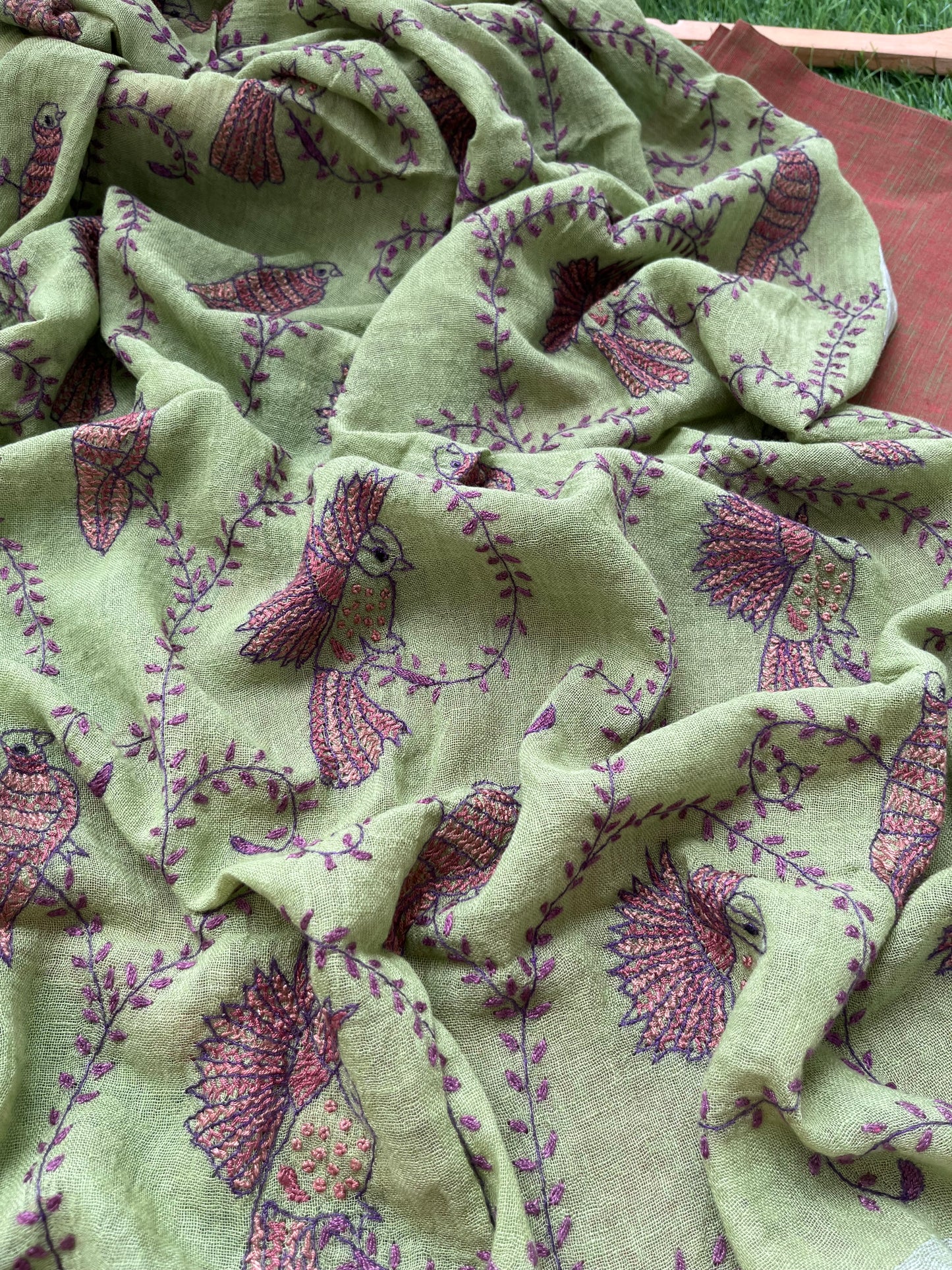 Linen sozni kaam dupatta paired with cotton kurta fabric