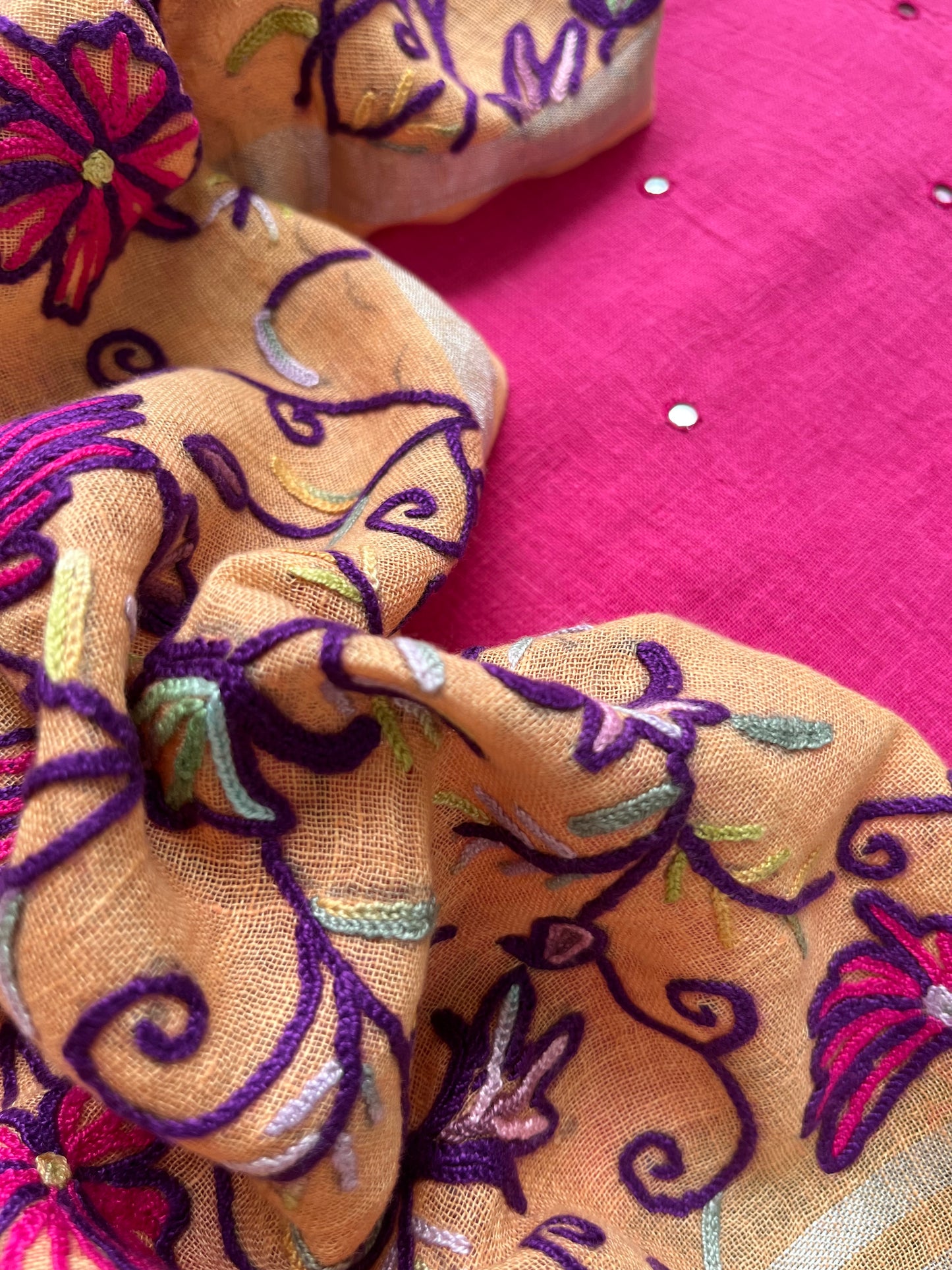 Linen aari kaam dupatta paired with kala cotton kurta fabric