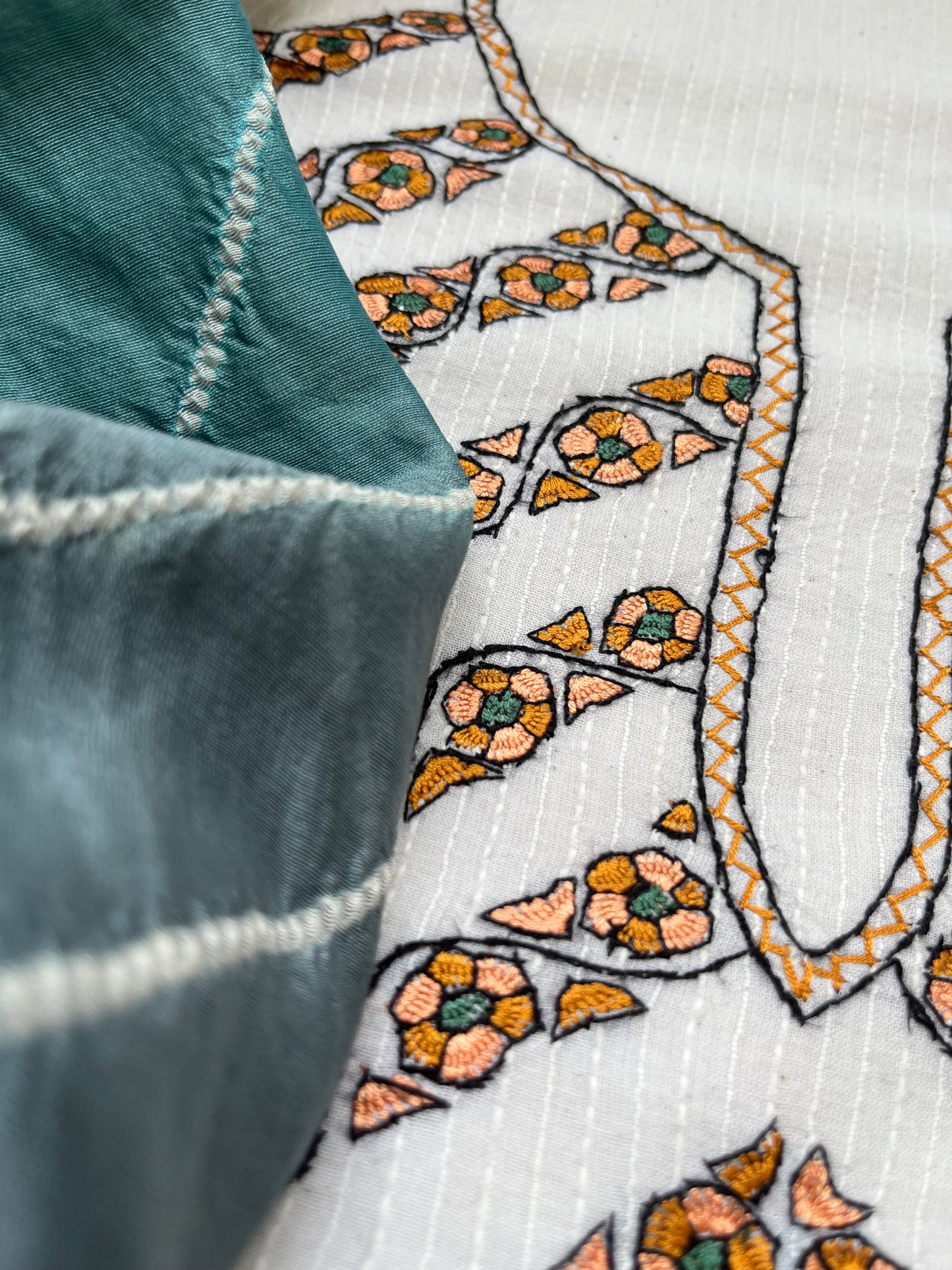 Cotton kashmiri work kurta bandhani Dupatta