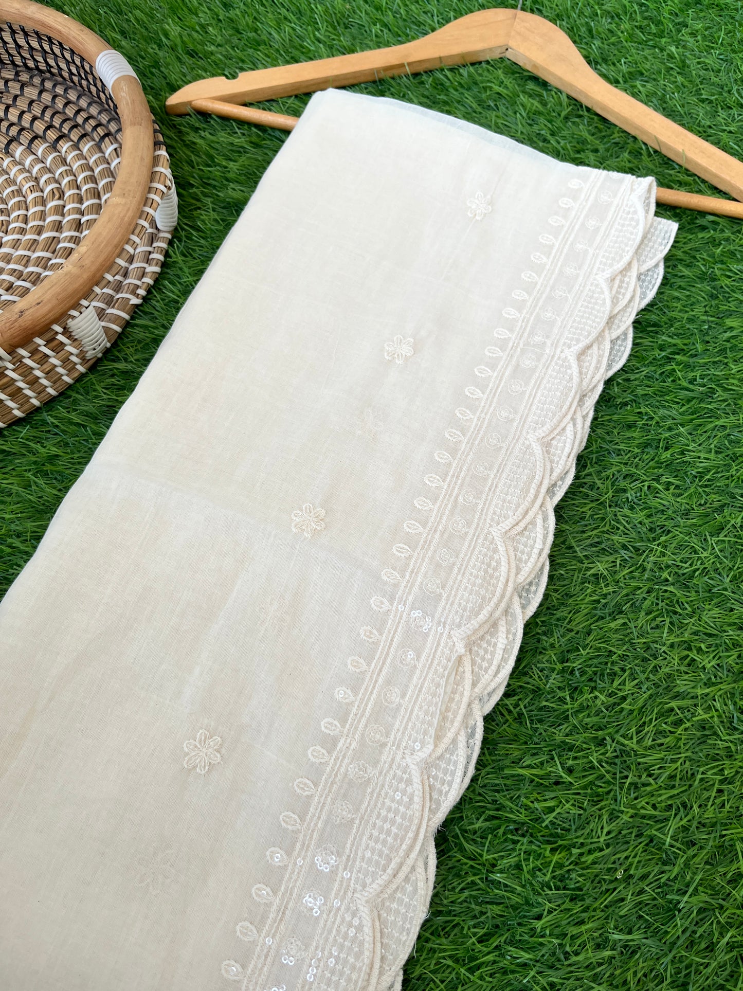 Mul scalloped Dupatta