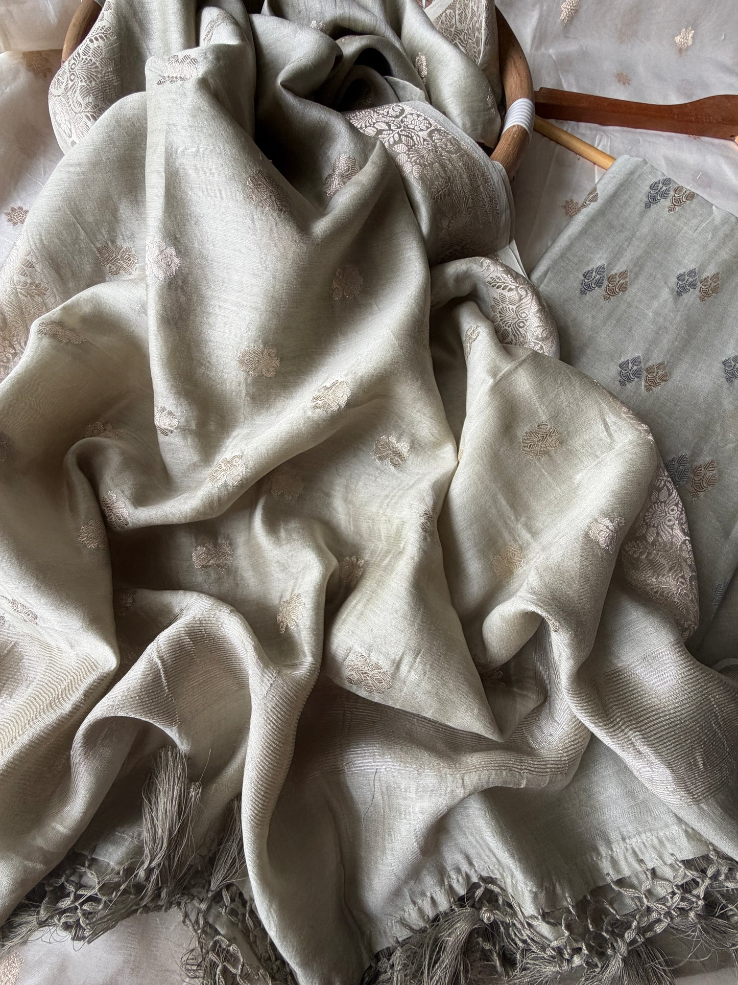 त्योहार् -Banarasi chanderi dupatta kurta