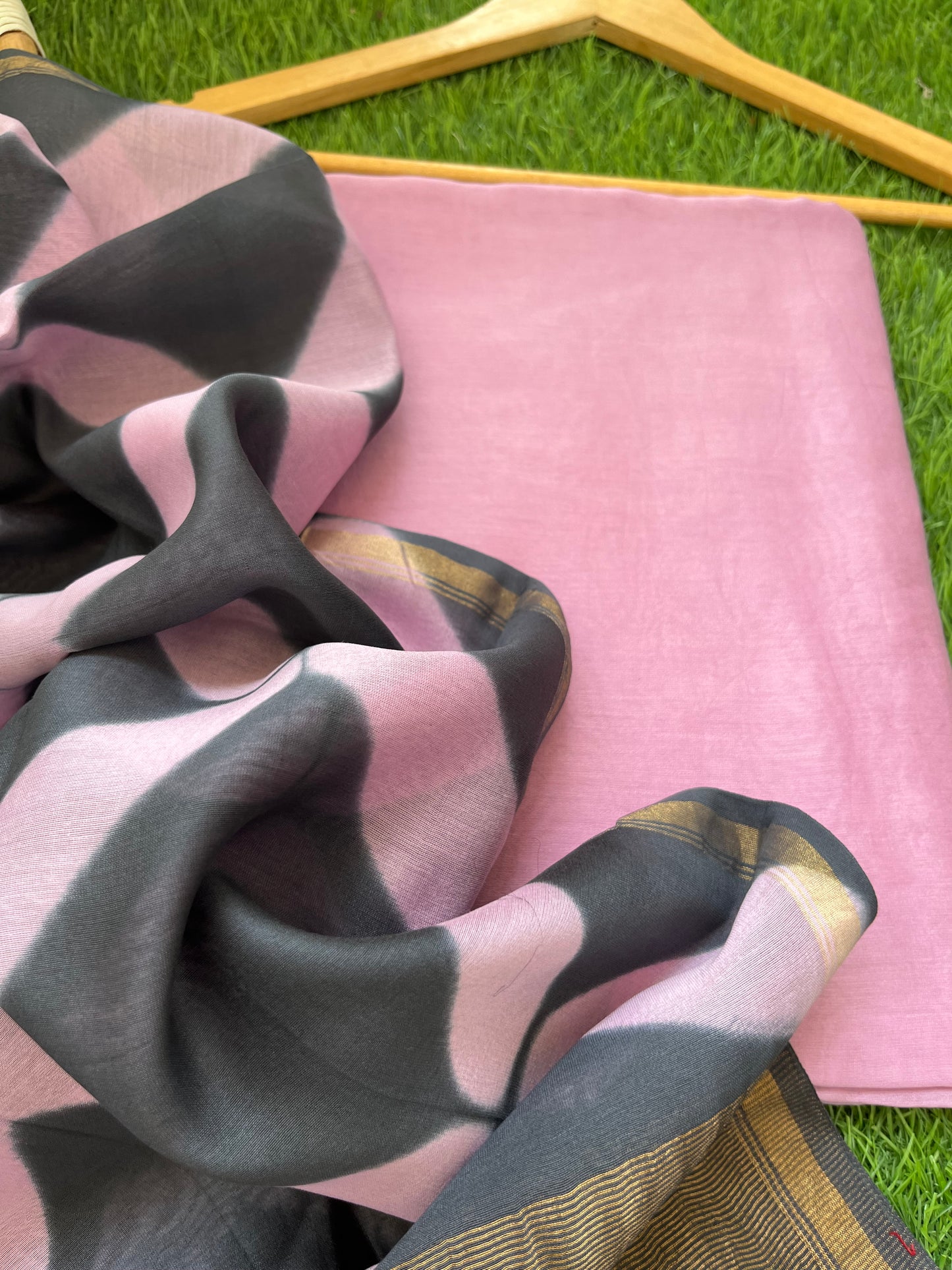 Chanderi Clamp Dye dupatta with plain fabric