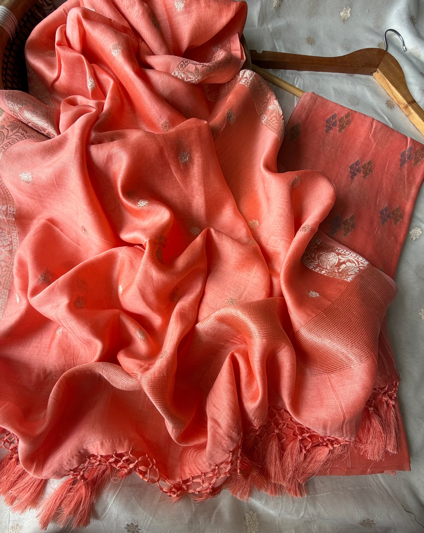 त्योहार् -Banarasi chanderi dupatta kurta