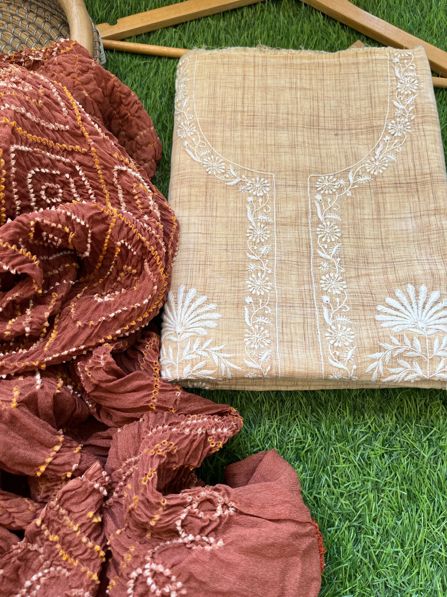 Chikankari kurta with chinon bandhani dupatta