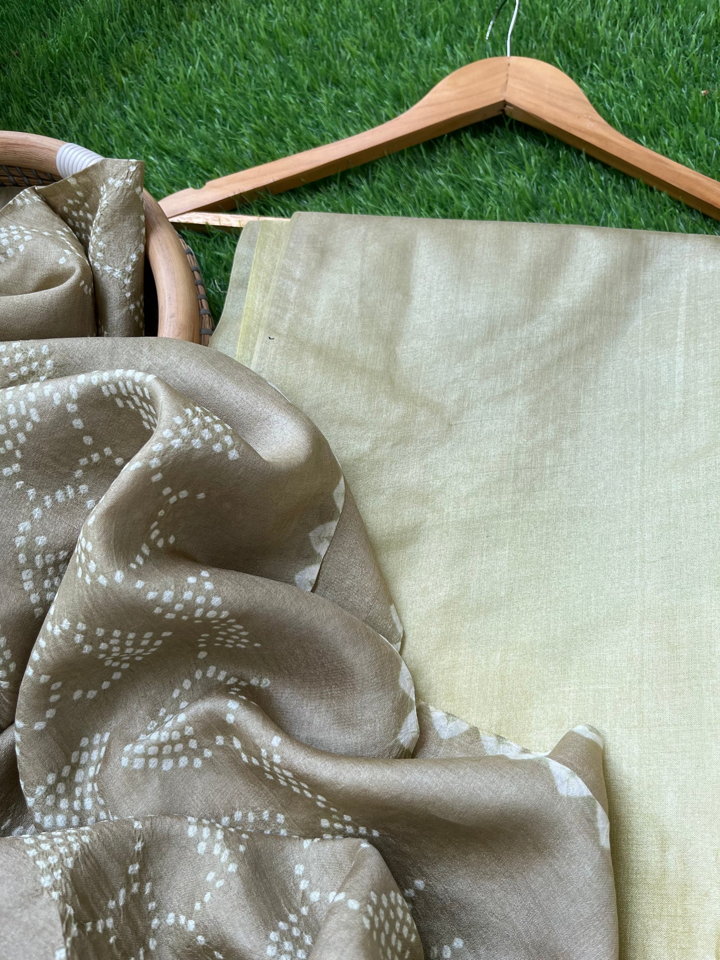 Tussar silk Bandhani dupatta kurta
