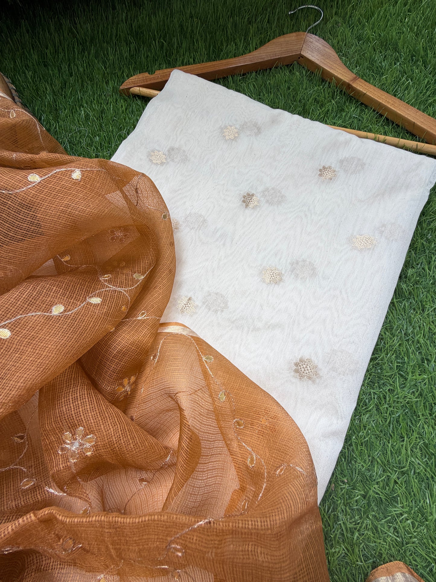 त्योहार :kota silk gota patti Dupatta with plain chanderi banarasi booti kurta bottom Fabric