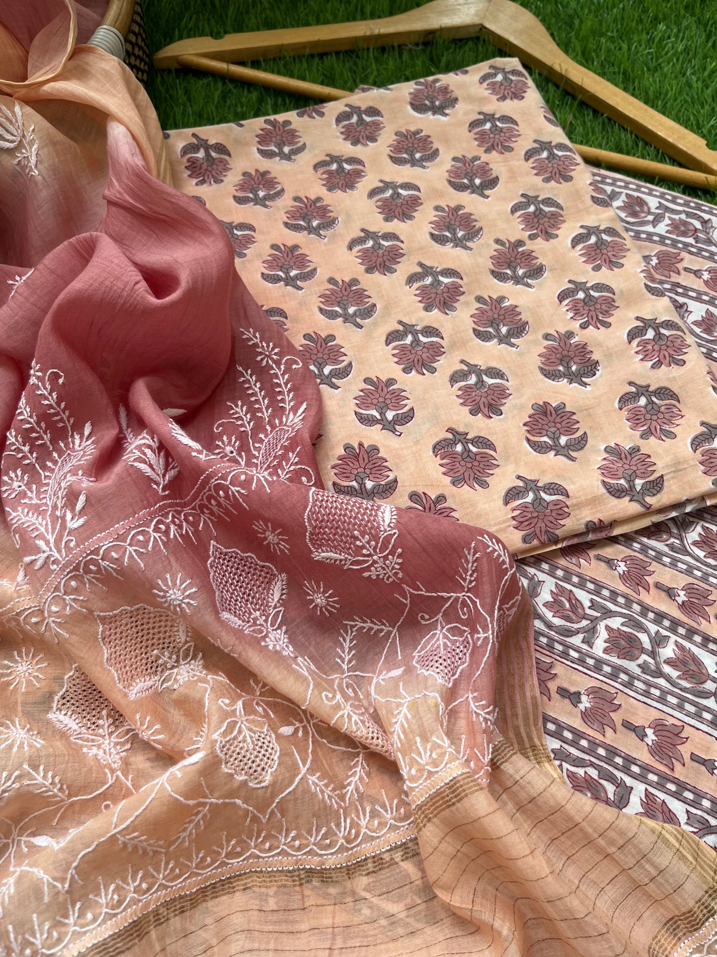 रोज़ाना  :Chanderi Chikankari Dupatta with cotton kurta bottom Fabric