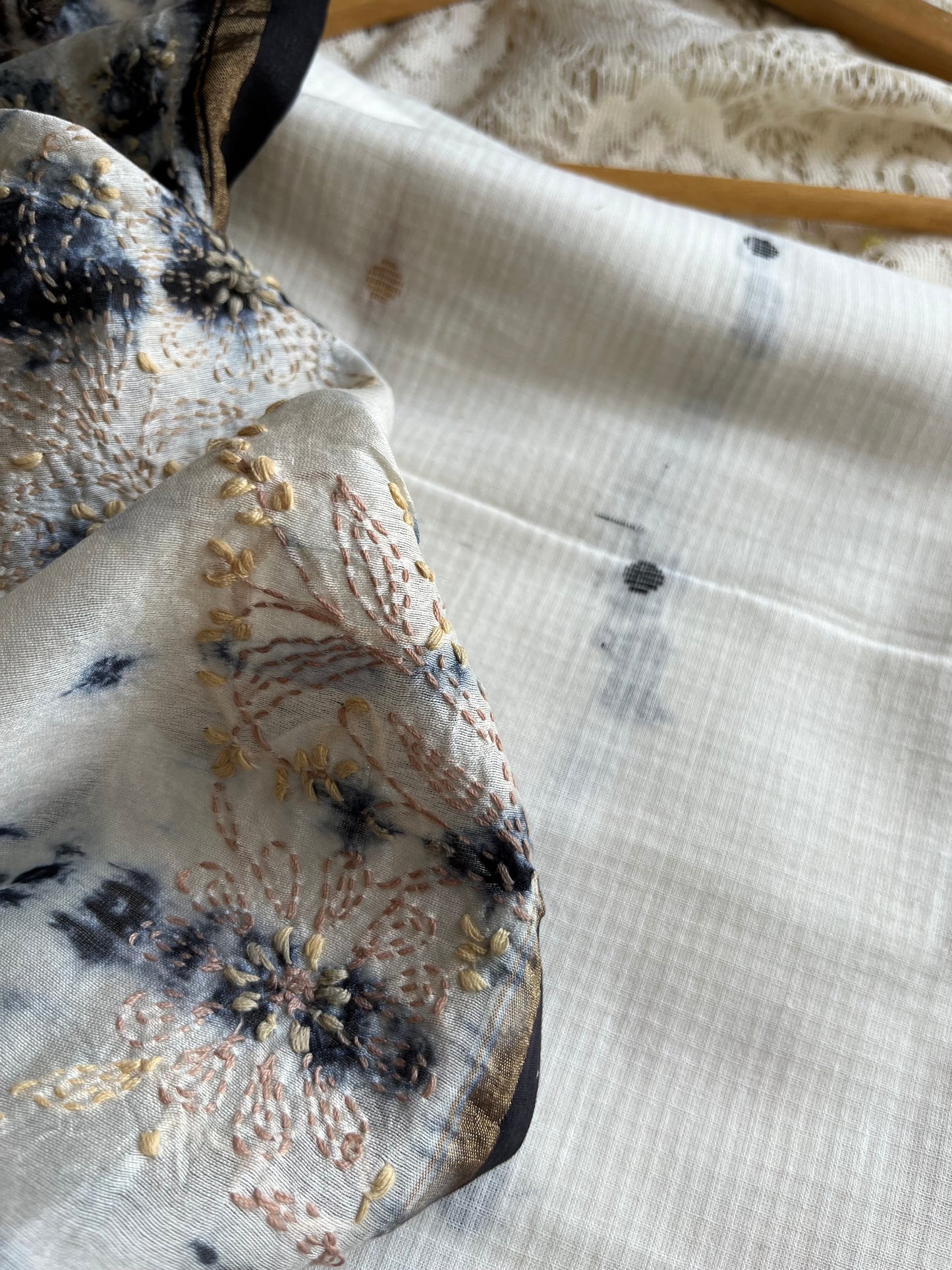 Mangalgiri Cotton kurta baatik bottom chikankari dupatta