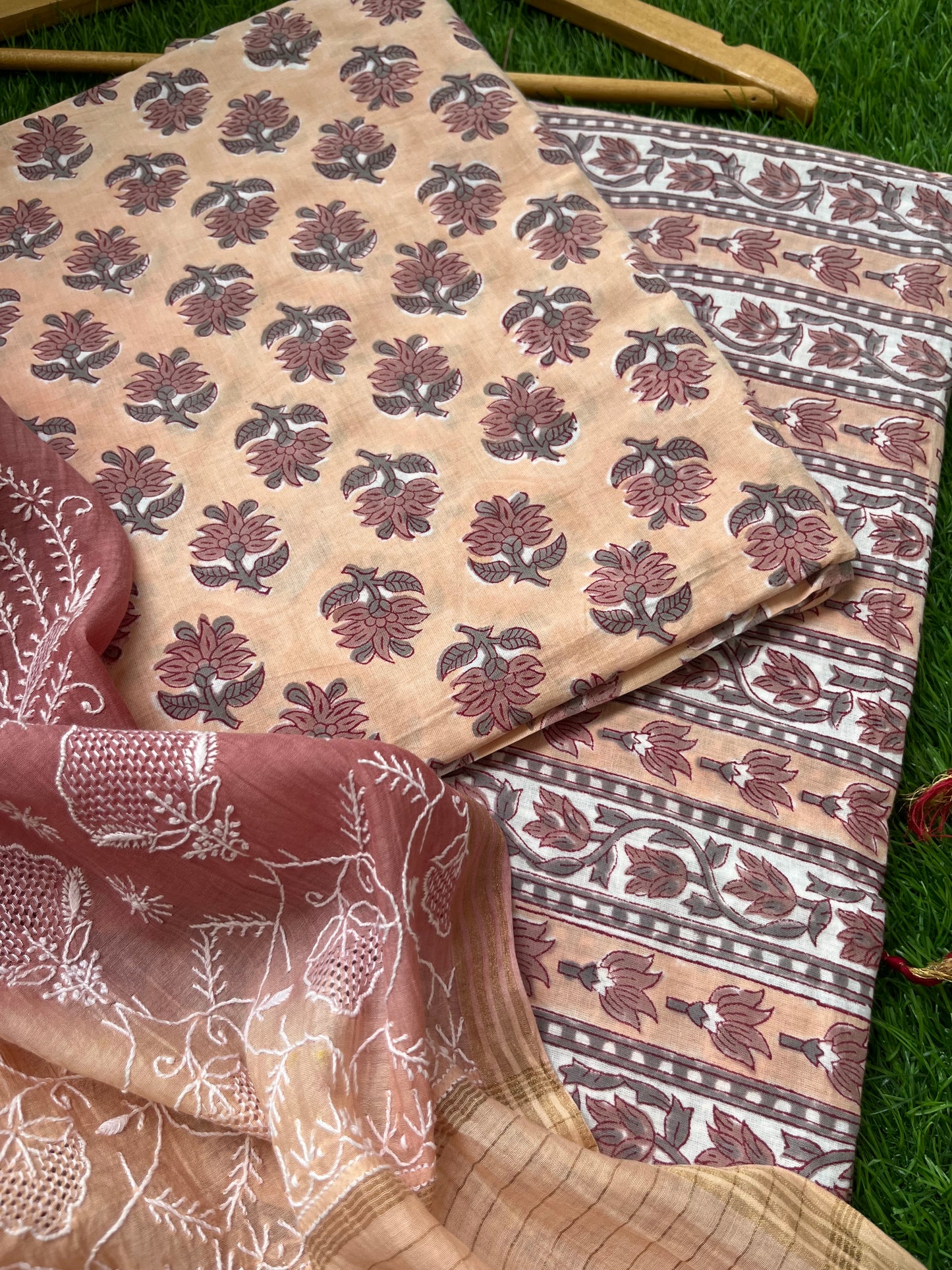 रोज़ाना  :Chanderi Chikankari Dupatta with cotton kurta bottom Fabric