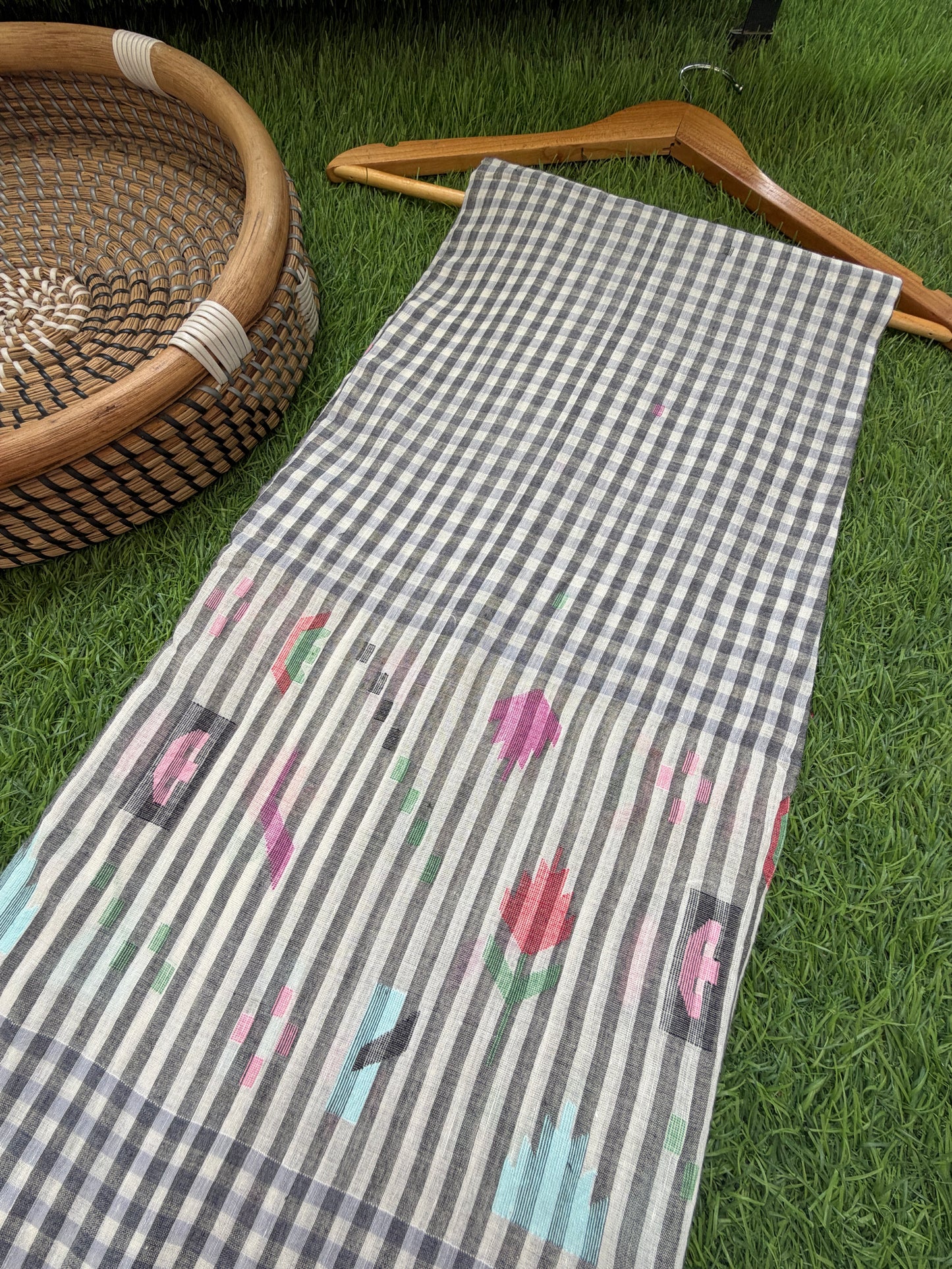 Jaamdani mul fabric
