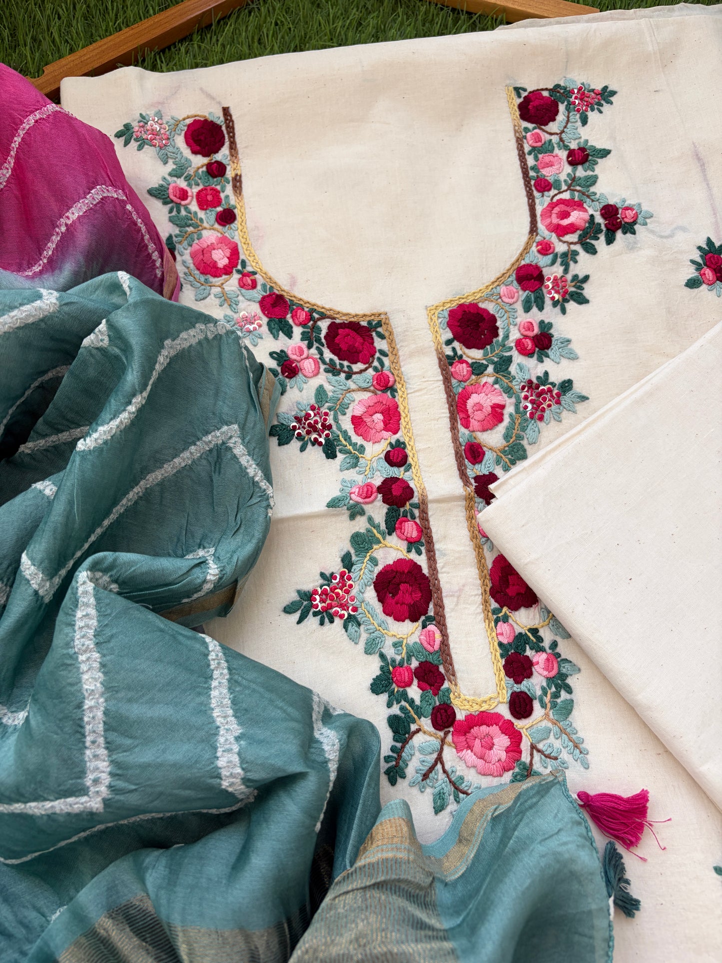 Handwoven Cotton knot work embroidered kurta and plain bottom fabric bandhani Dupatta