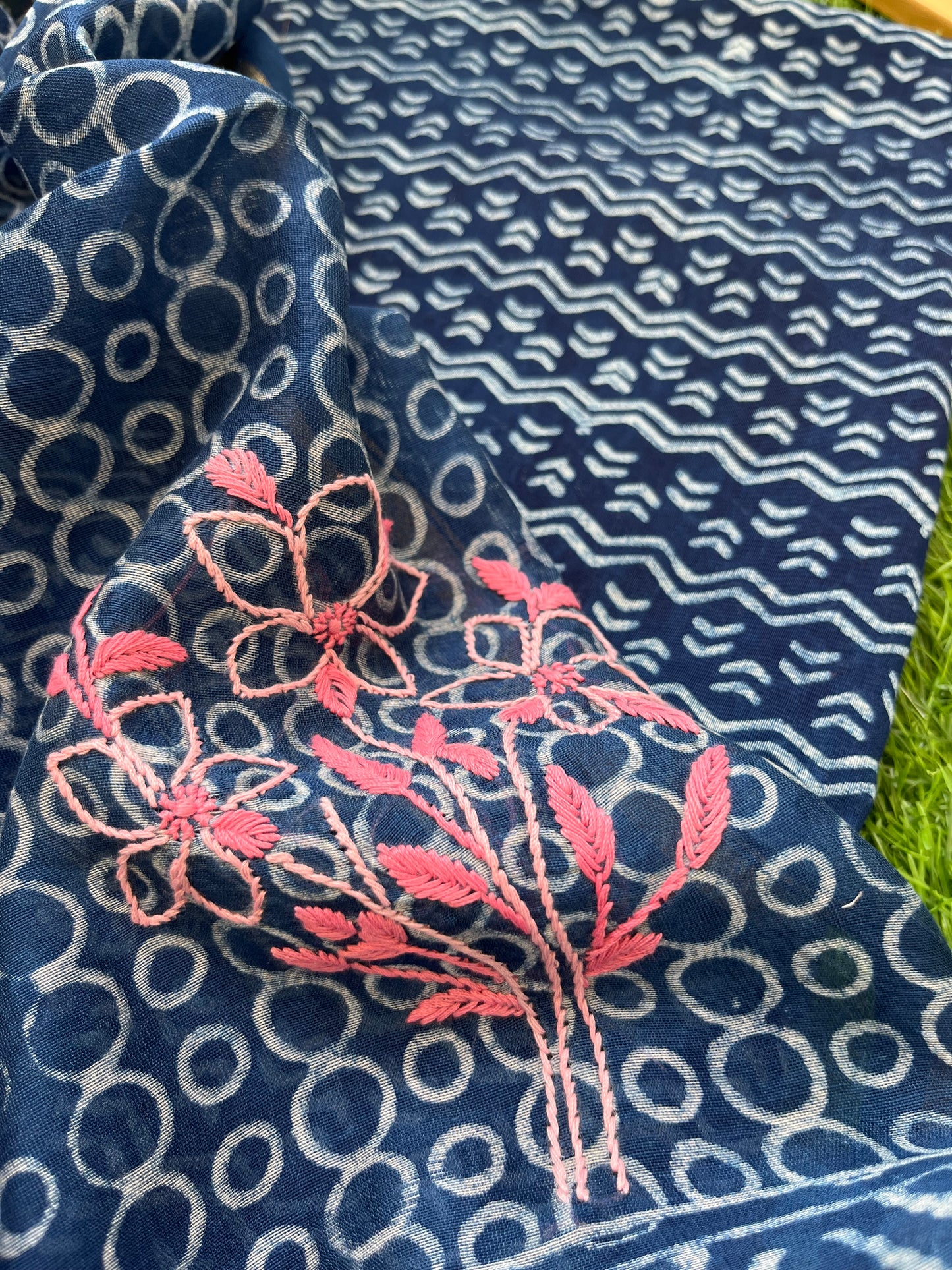 रोज़ाना  :Chanderi Chikankari Dupatta with kurta Fabric