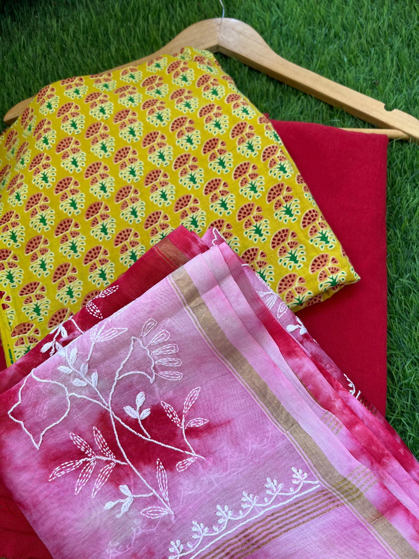 रोज़ाना  :Chanderi Chikankari Dupatta with cotton kurta bottom Fabric