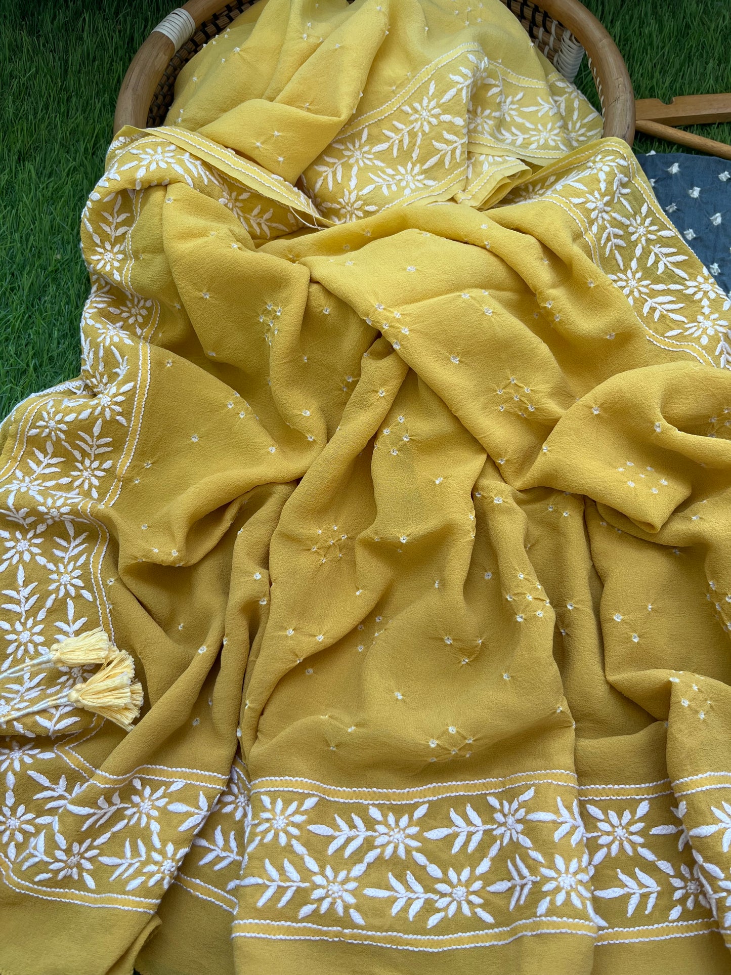 Bandhani kurta chikankari Dupatta