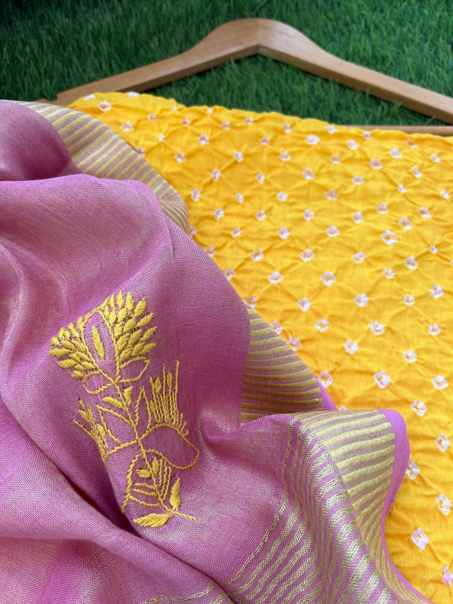 Bandhani kurta chikankari Dupatta