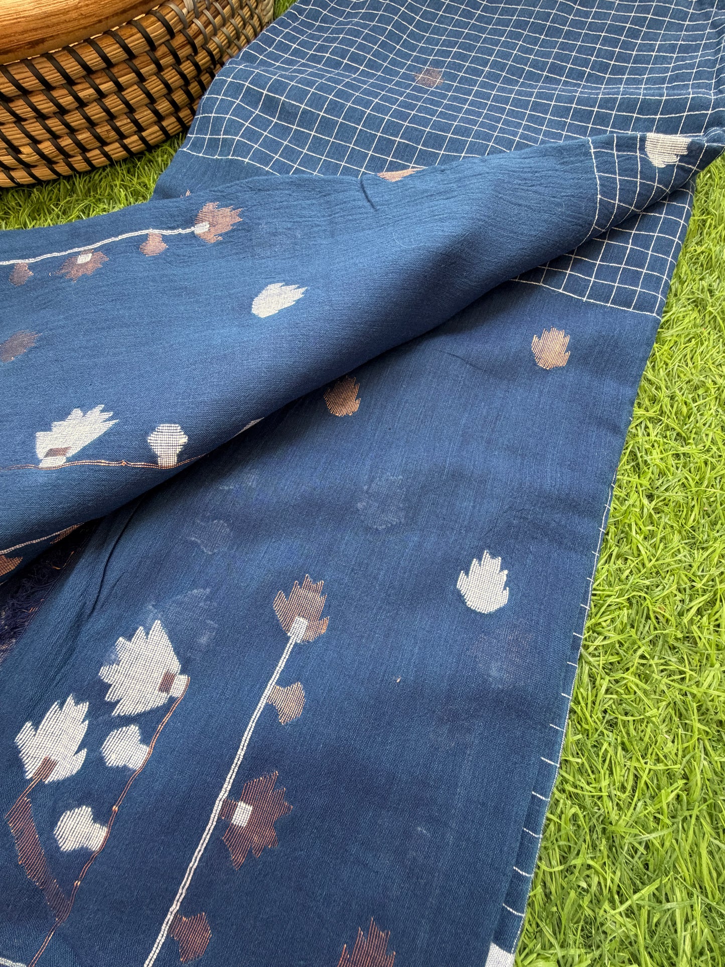Jaamdani mul fabric