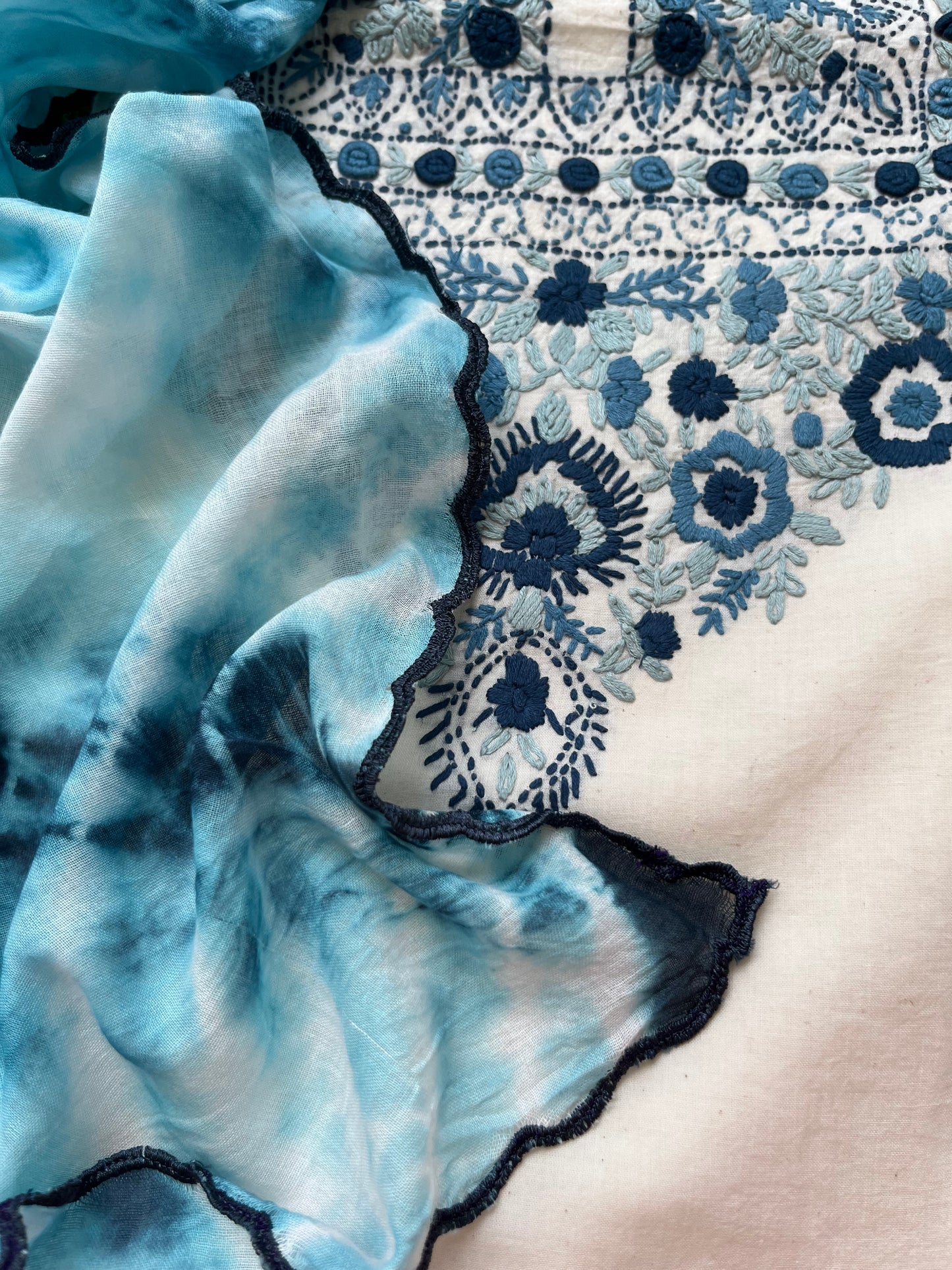 Knot work kurta mul tie and dye dupatta