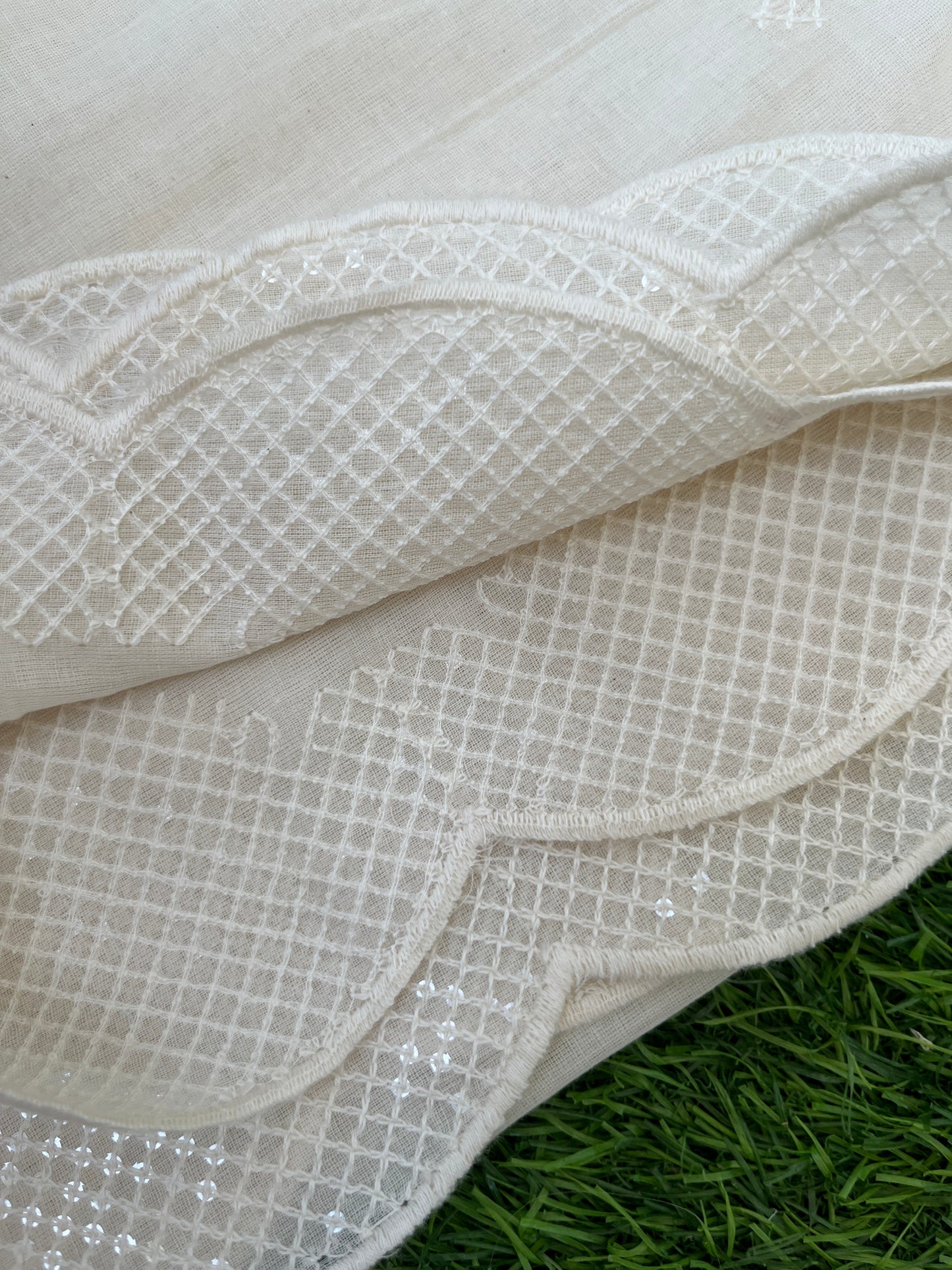 Mul scalloped Dupatta
