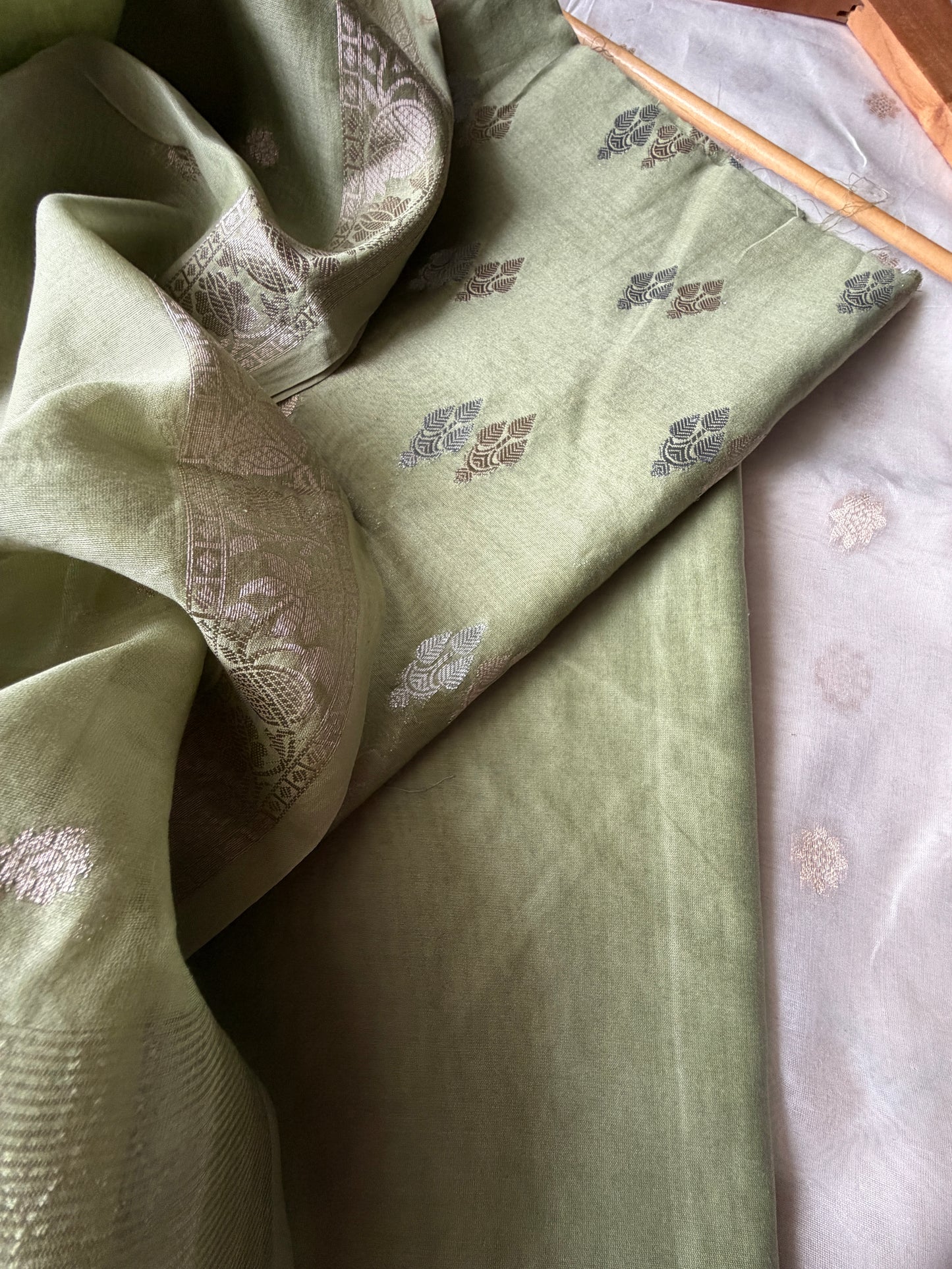 त्योहार् -Banarasi chanderi dupatta kurta