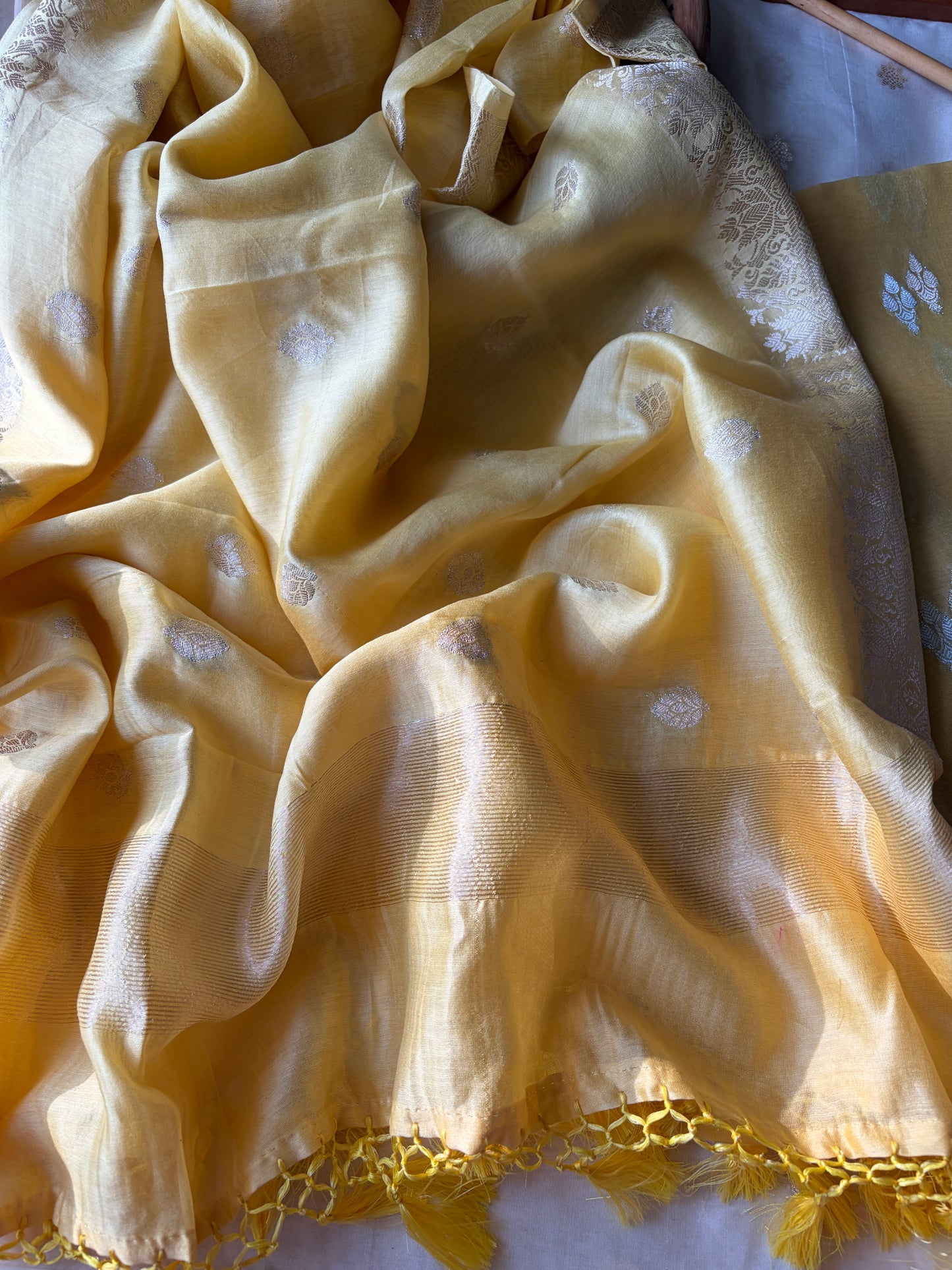 त्योहार् -Banarasi chanderi dupatta kurta