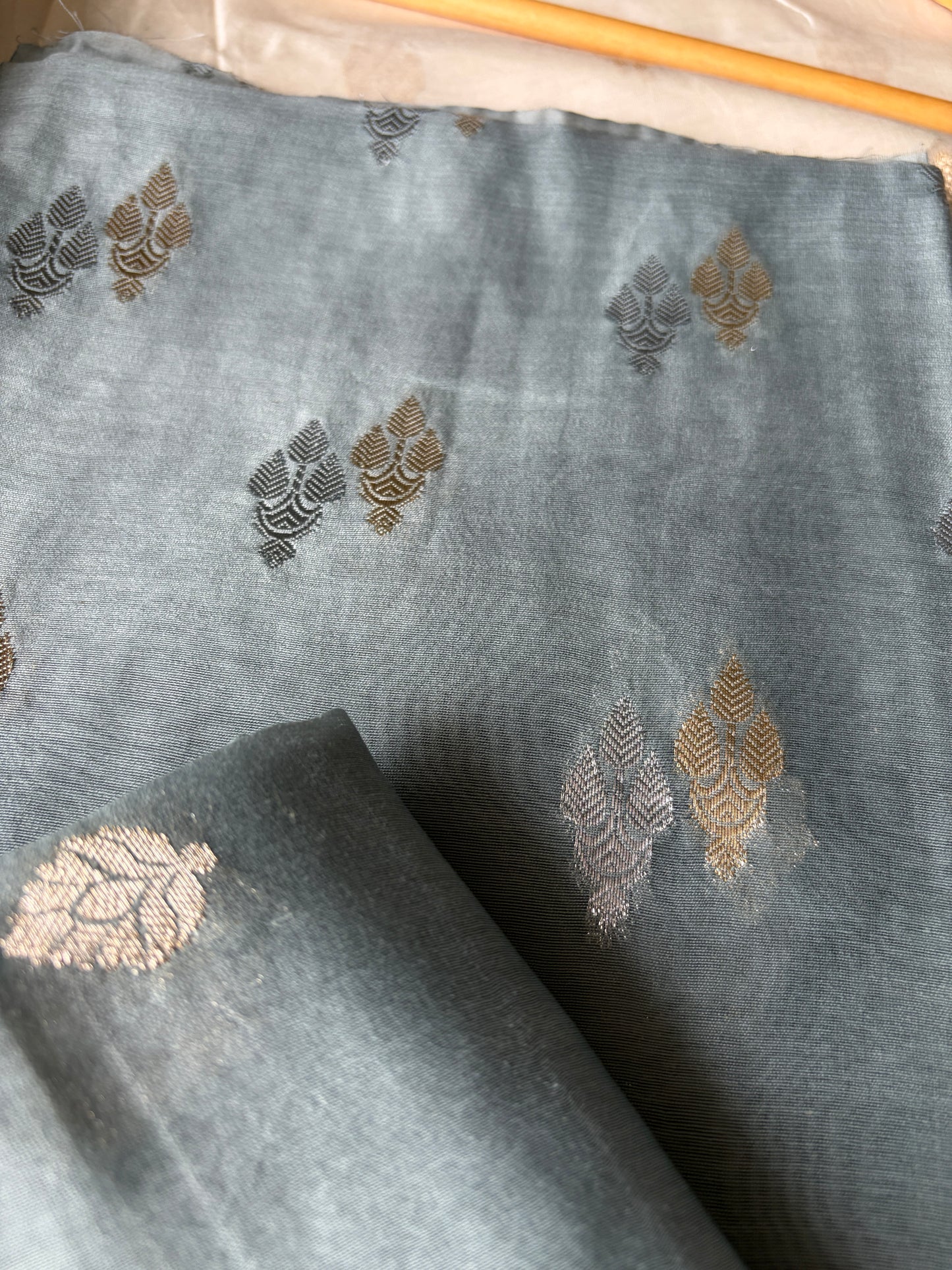 त्योहार् -Banarasi chanderi dupatta kurta