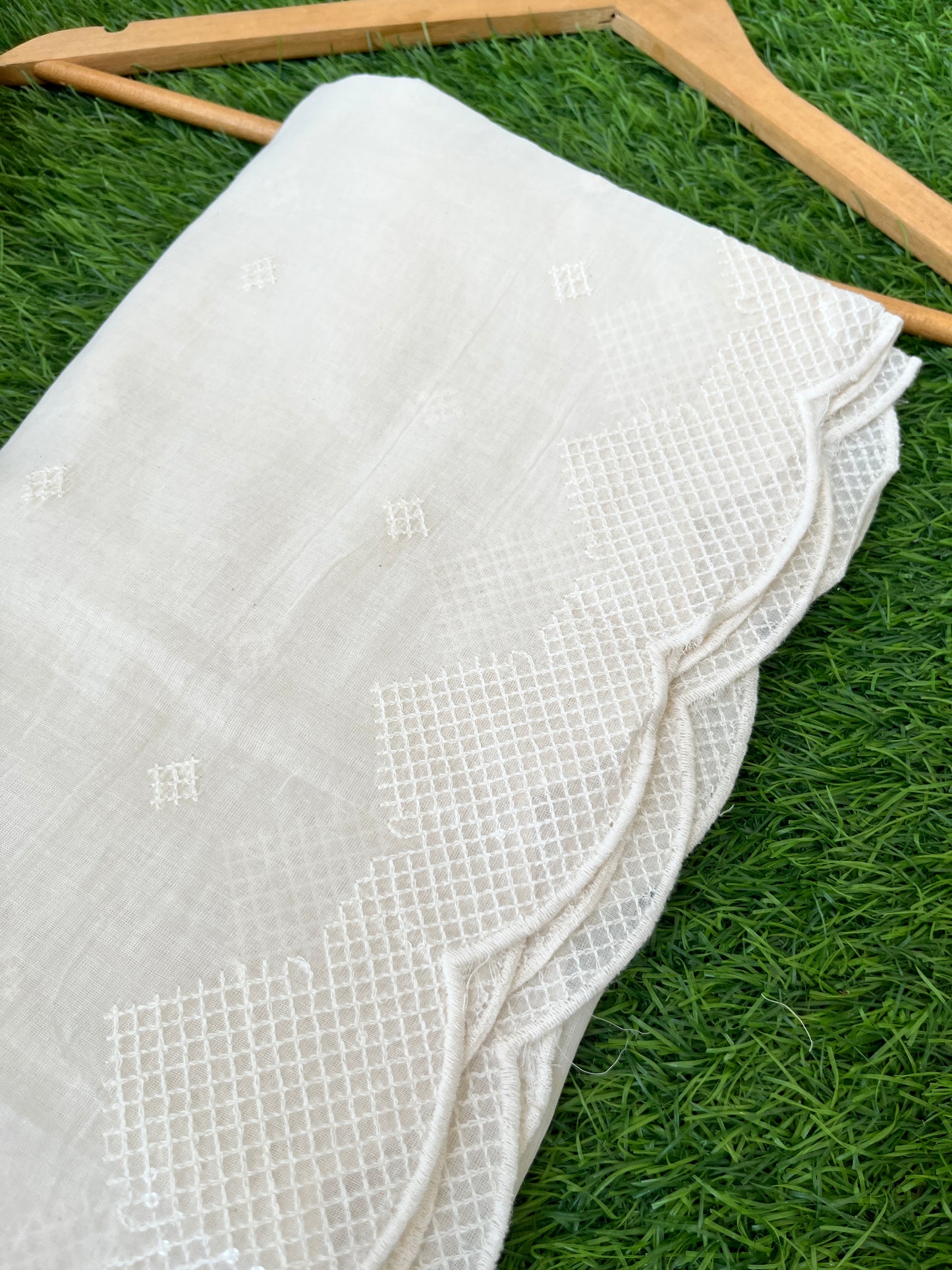 Mul scalloped Dupatta