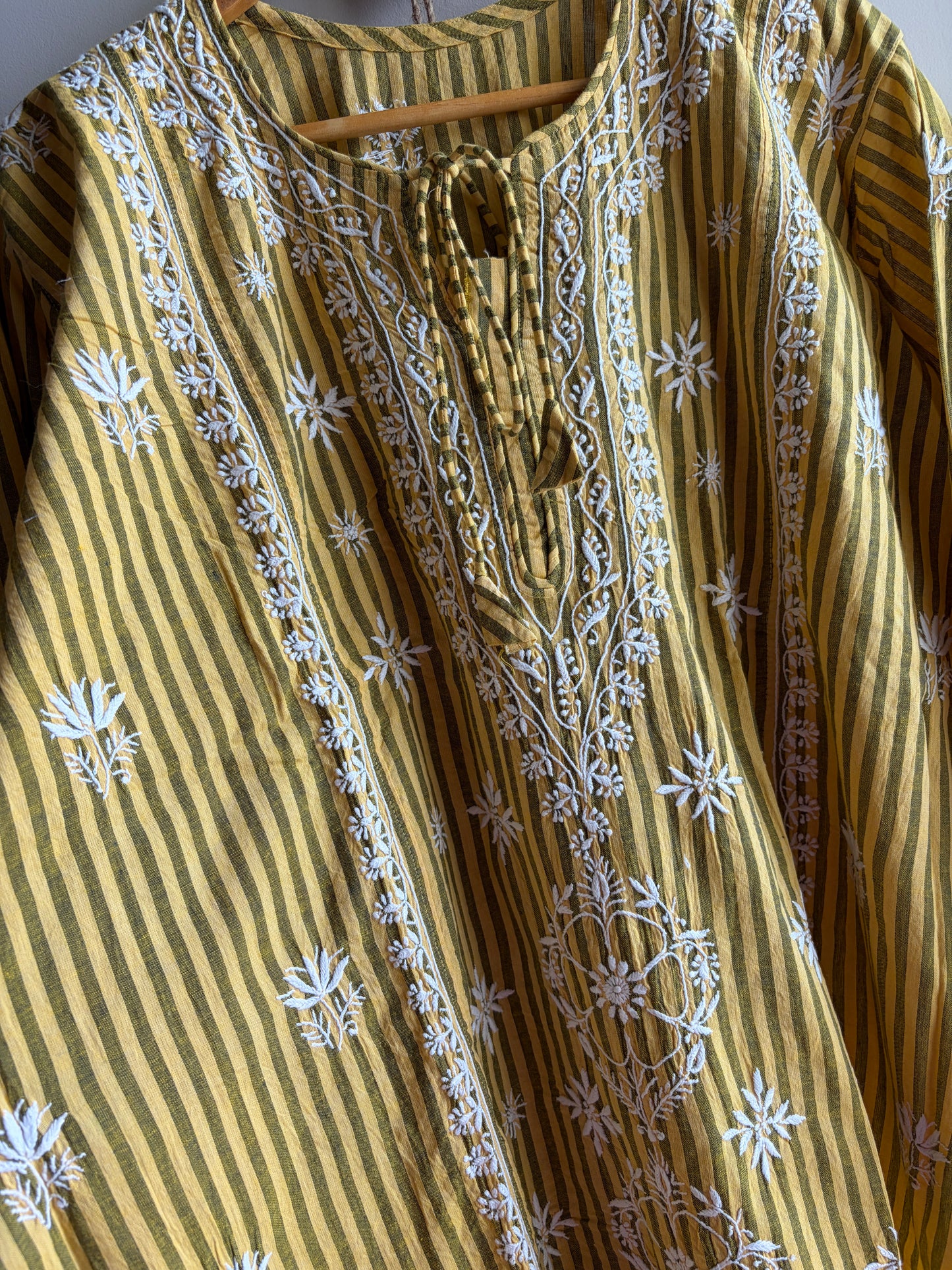 Rozana: Mangalgiri Cotton chikankari kurta