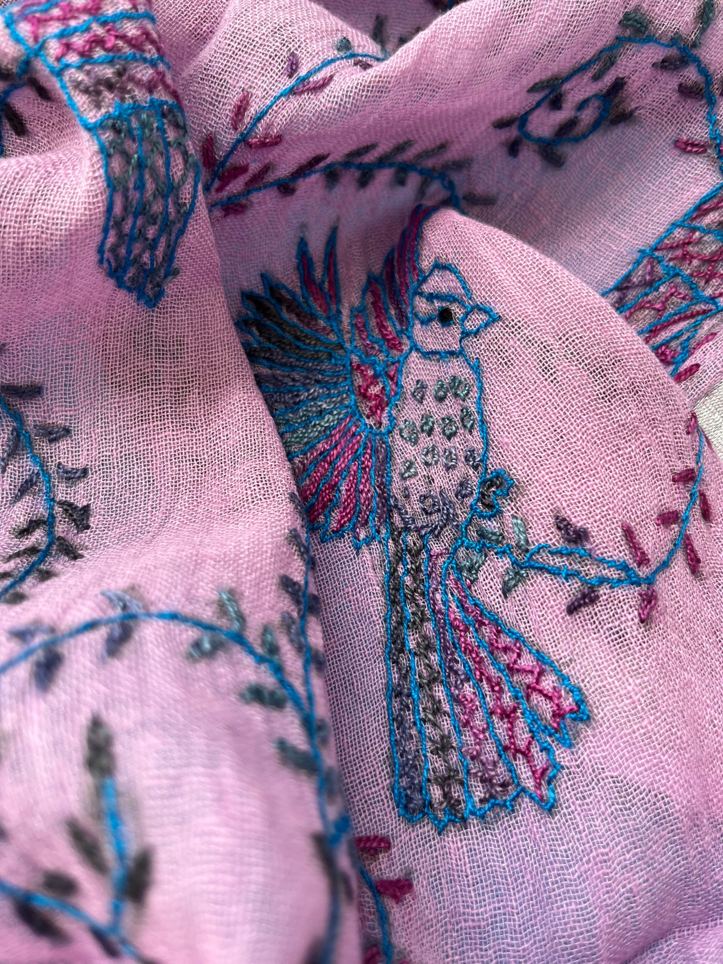 Linen sozni kaam dupatta paired with cotton kurta fabric