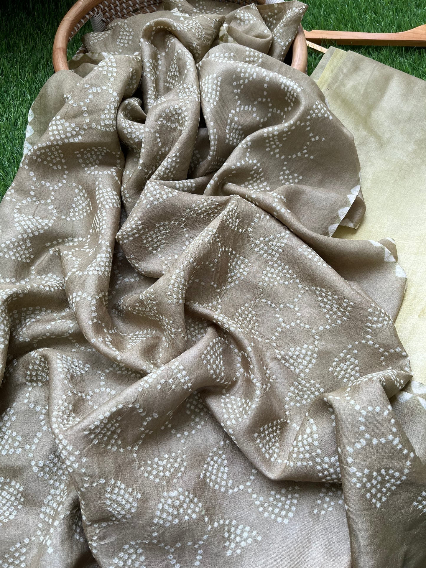 Tussar silk Bandhani dupatta kurta
