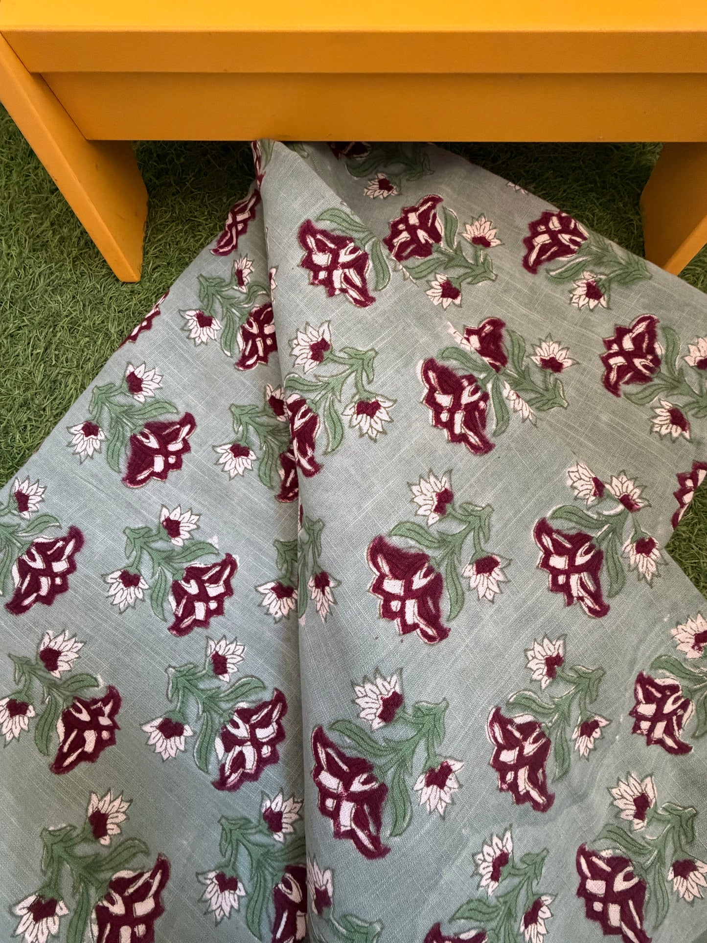 Cotton Slub Sanganeri-Cotton florals