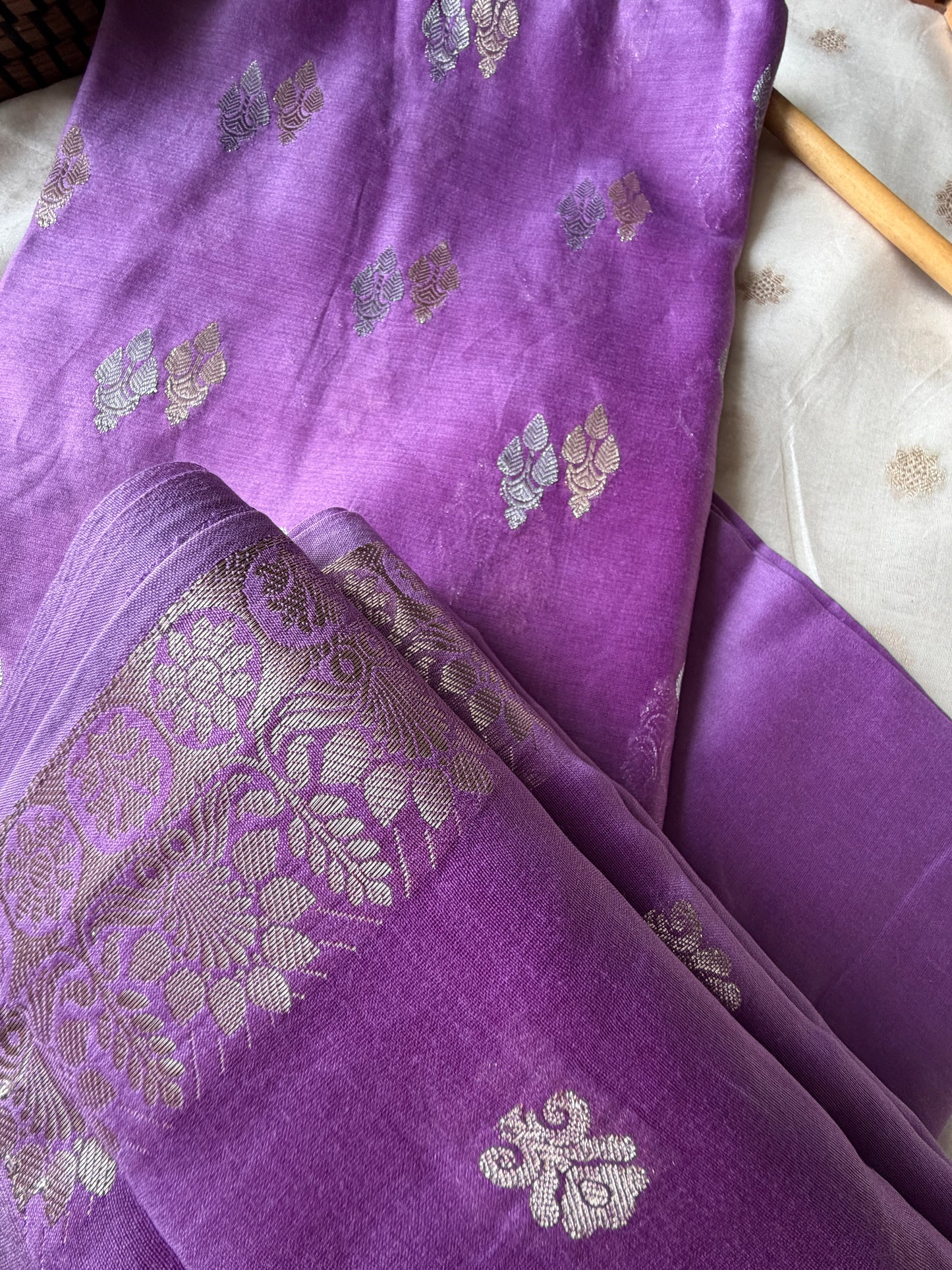 त्योहार् -Banarasi chanderi dupatta kurta