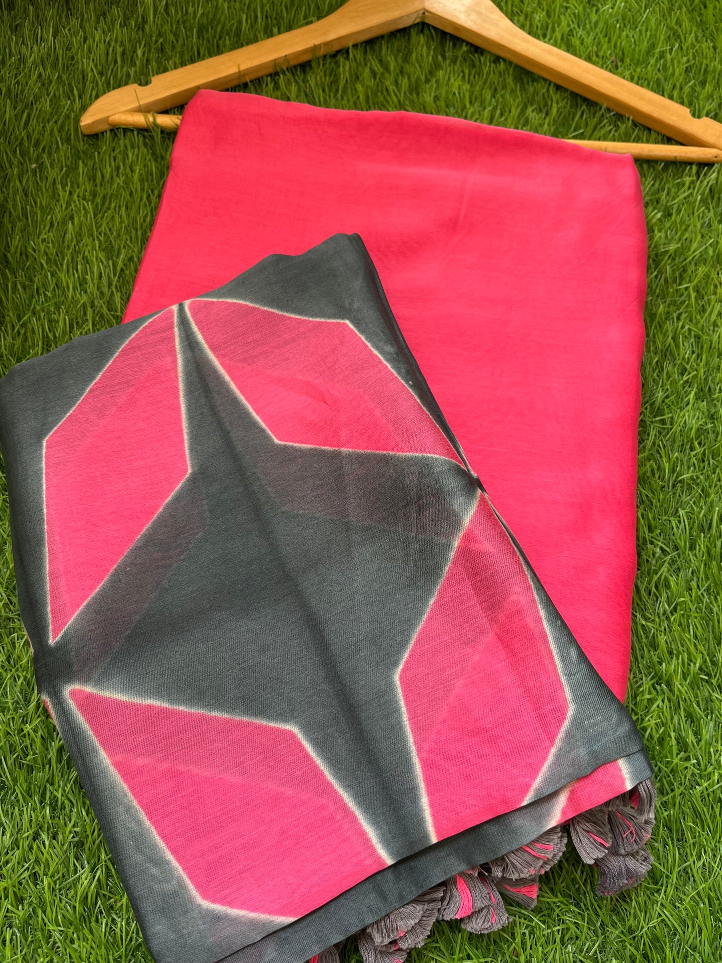 Chanderi Clamp Dye dupatta with plain fabric