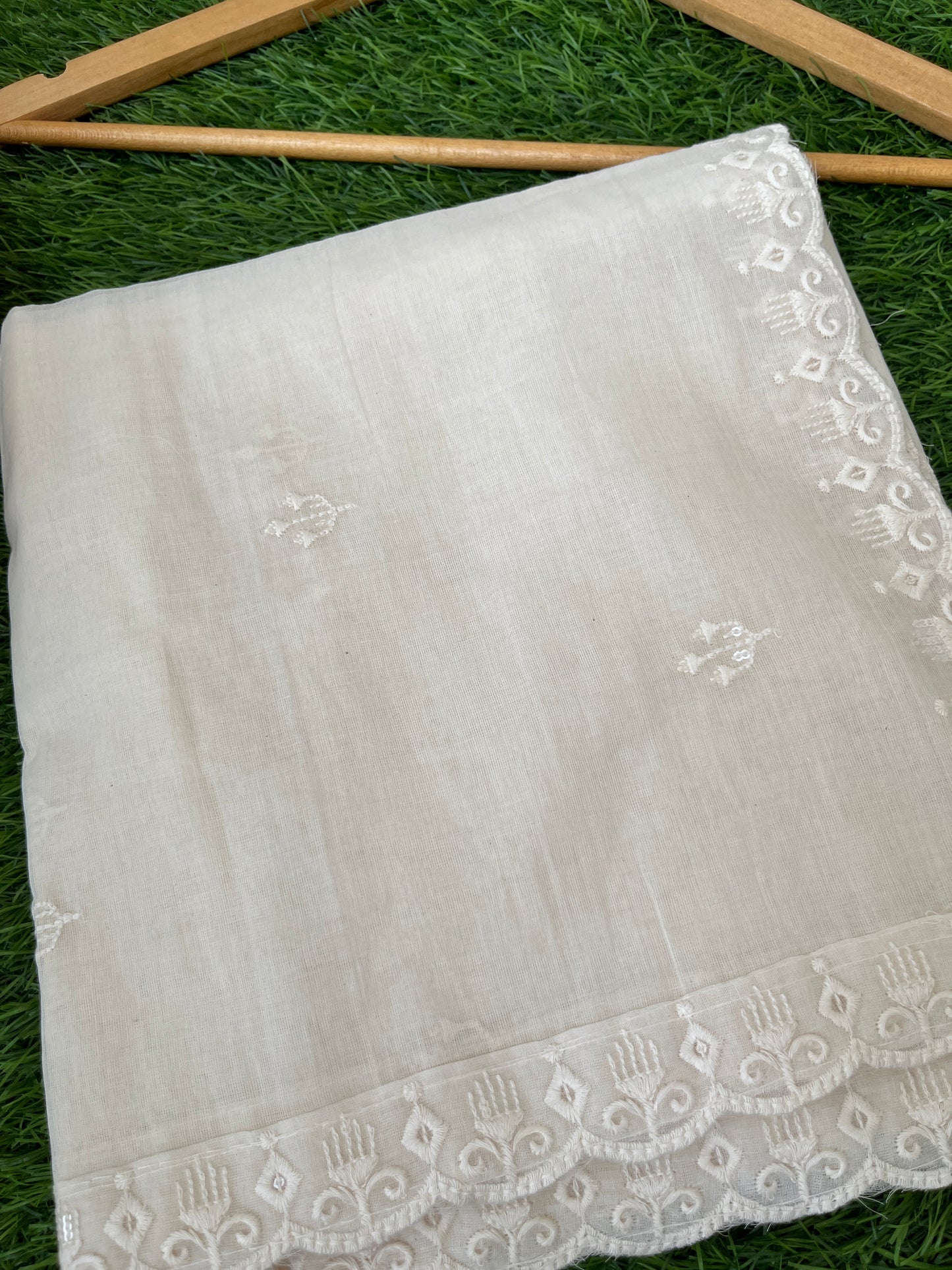 Mul scalloped Dupatta