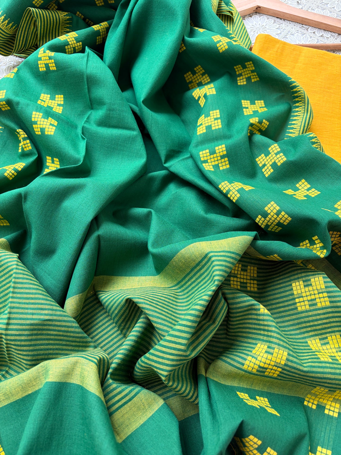 Mangalgiri Cotton 3 pc set - kurta bottom Dupatta