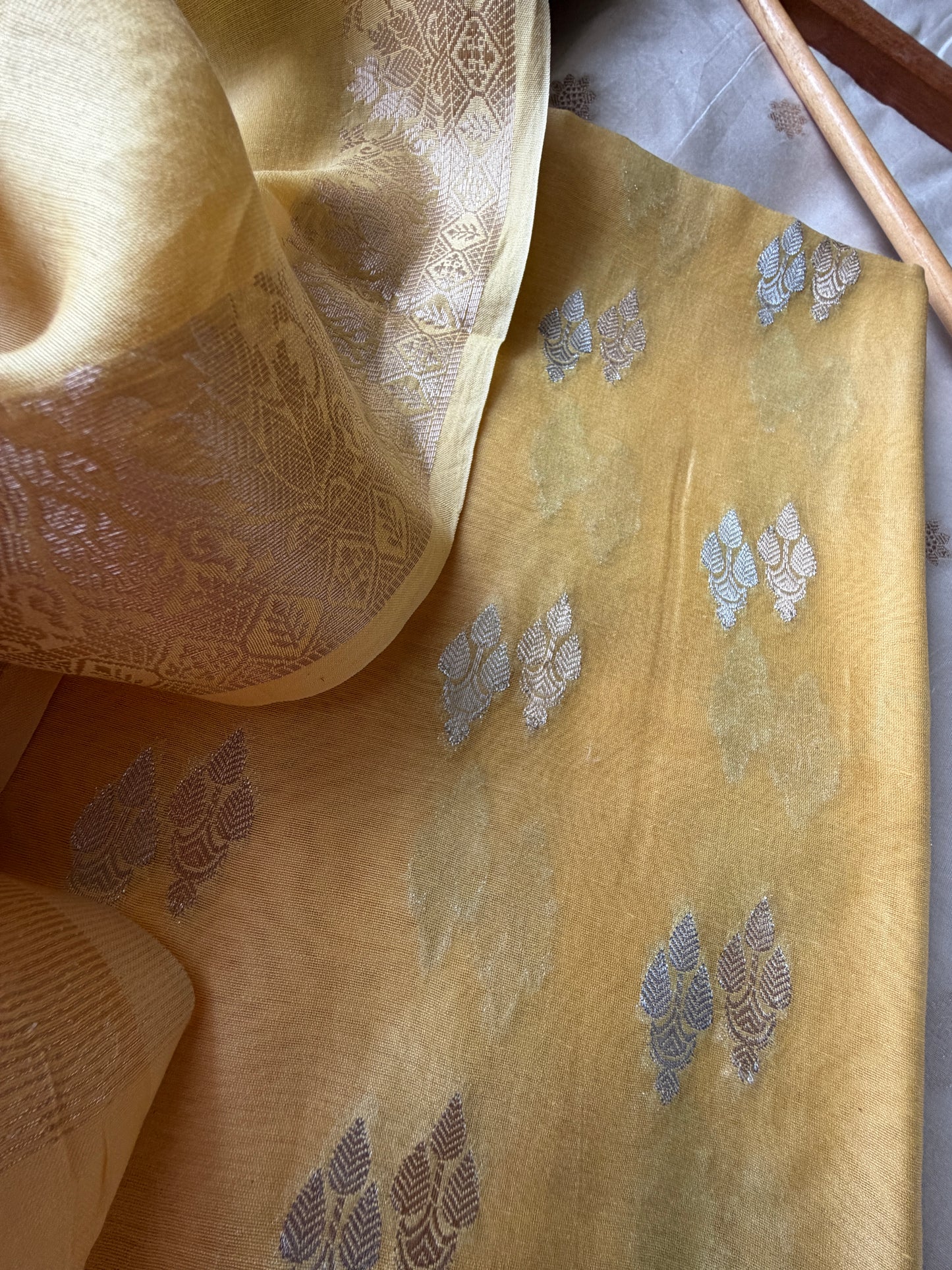 त्योहार् -Banarasi chanderi dupatta kurta