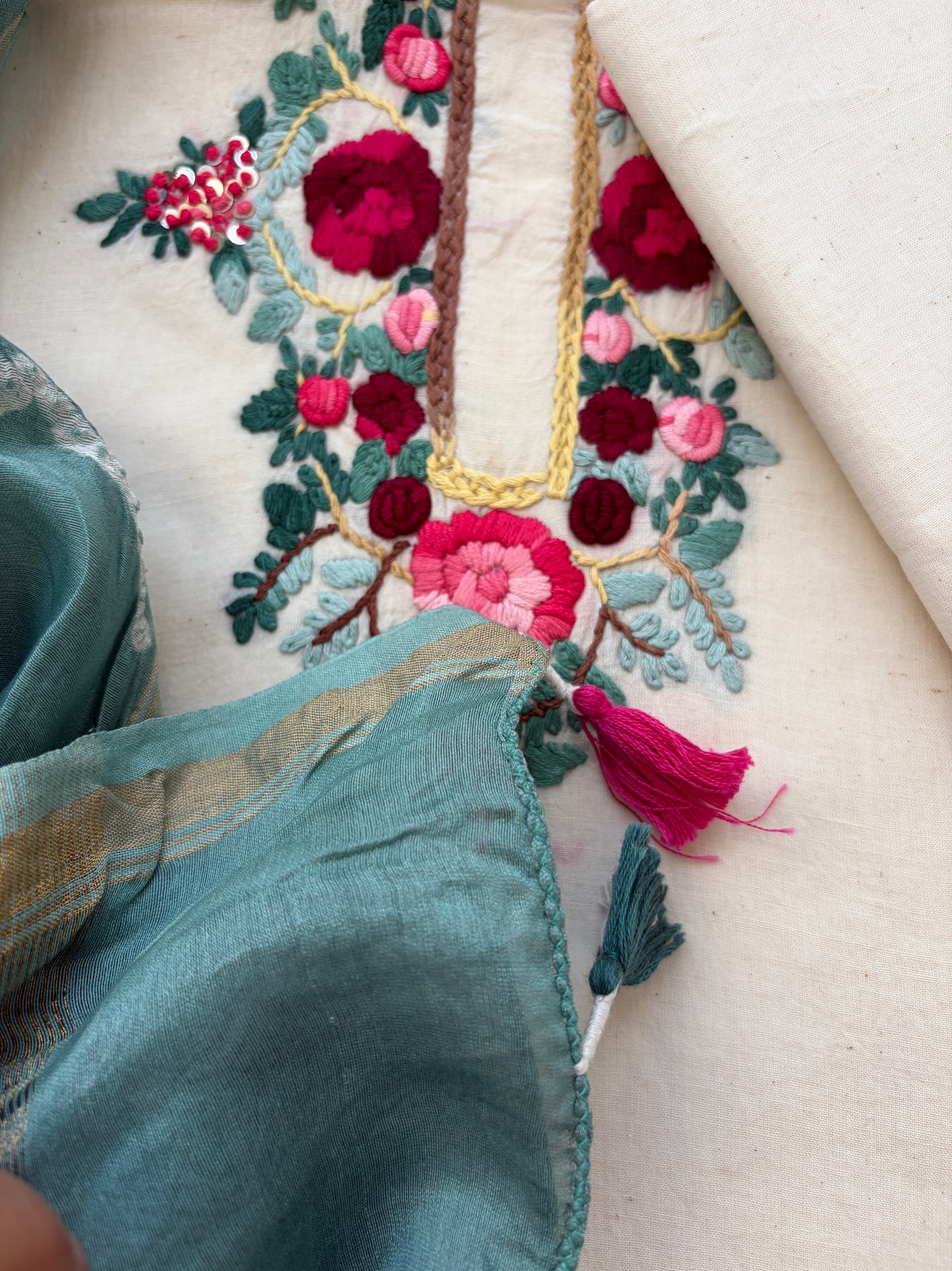 Handwoven Cotton knot work embroidered kurta and plain bottom fabric bandhani Dupatta
