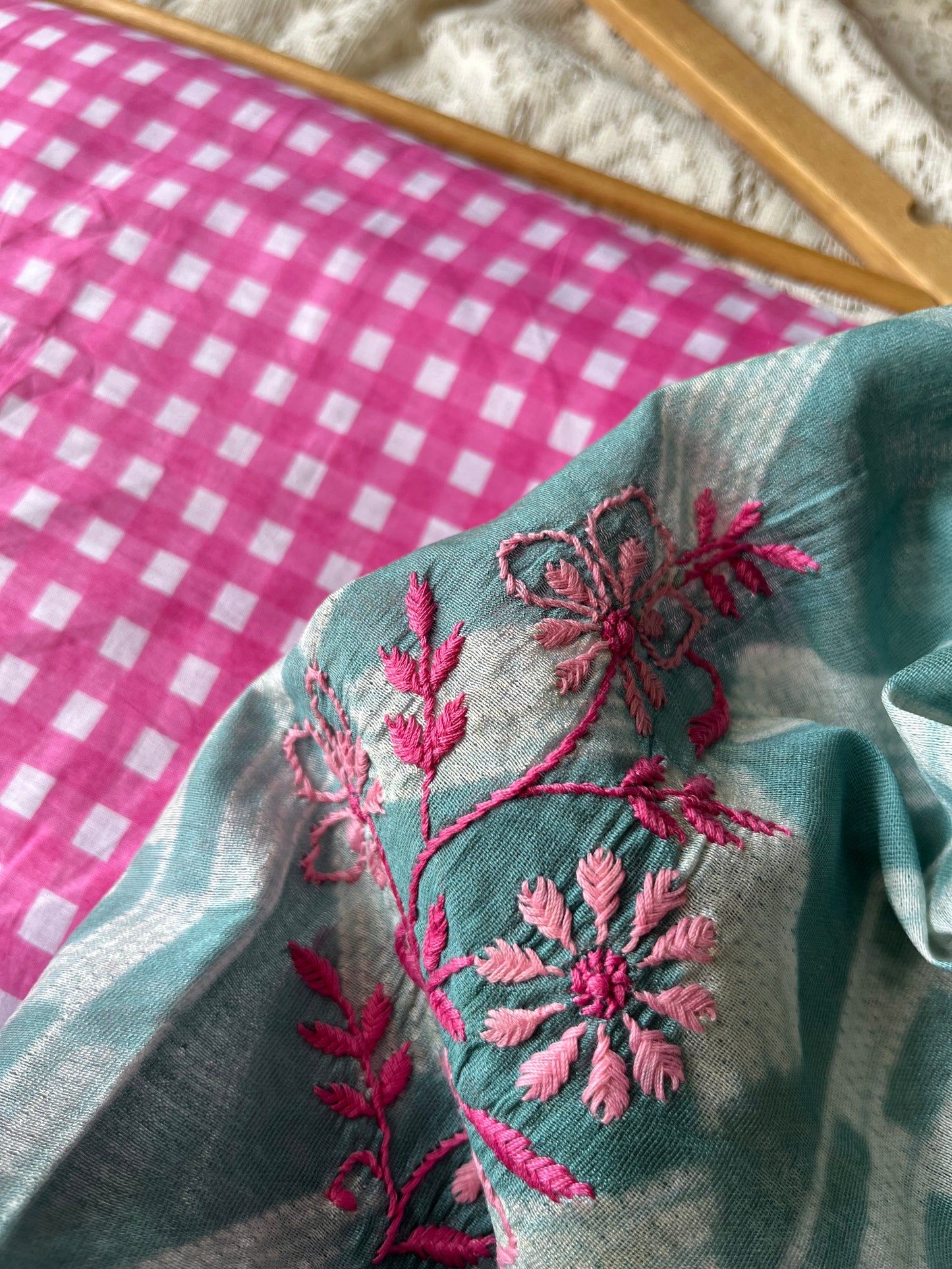 रोज़ाना  :Chanderi Chikankari Dupatta with cotton kurta bottom Fabric