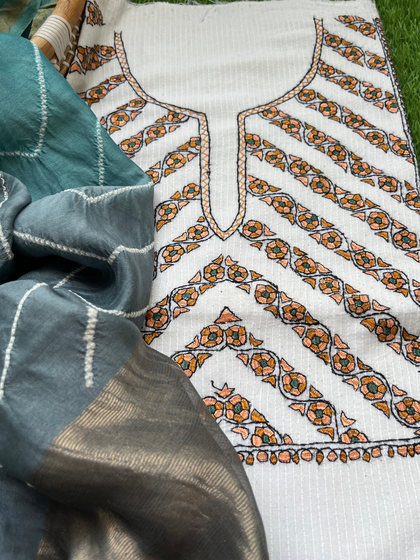 Cotton kashmiri work kurta bandhani Dupatta
