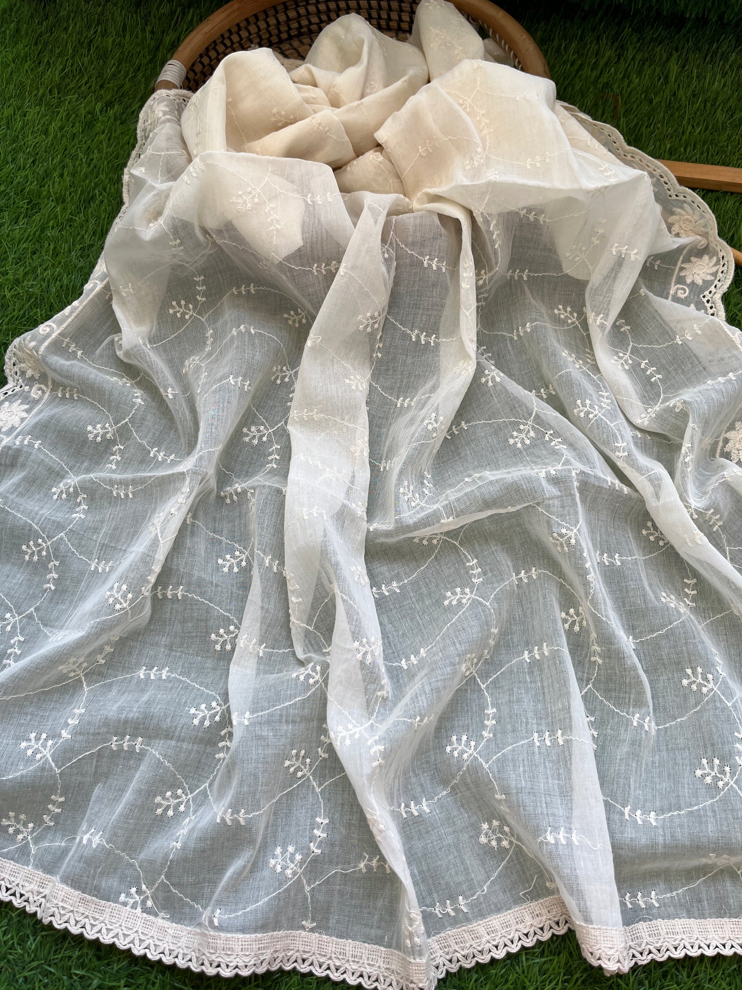 Mul scalloped Dupatta